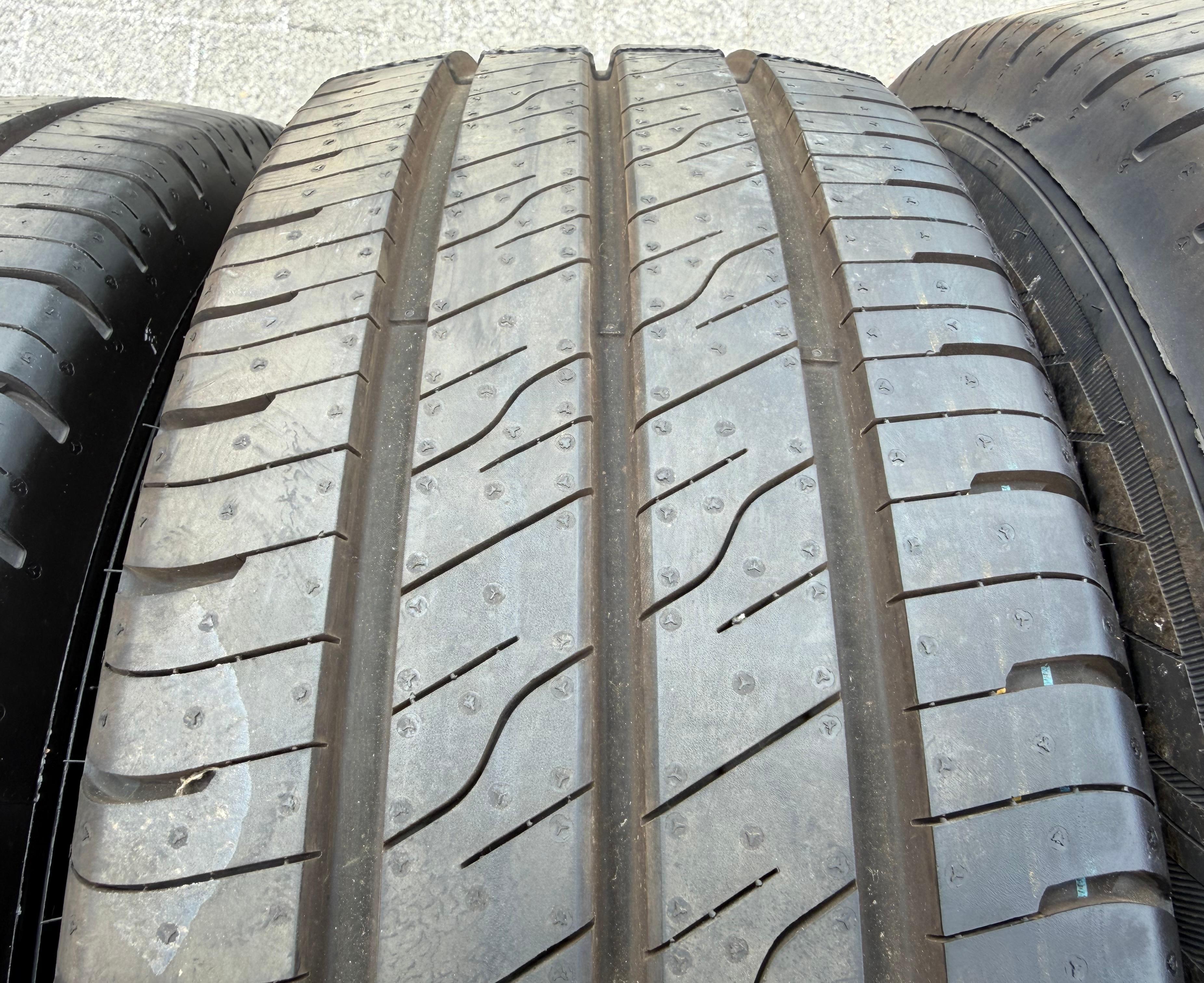 4 cerchi in lega originali da 16" Sommer per VW Transporter T7 Caraelle 215/65R16C 109/107T 2025