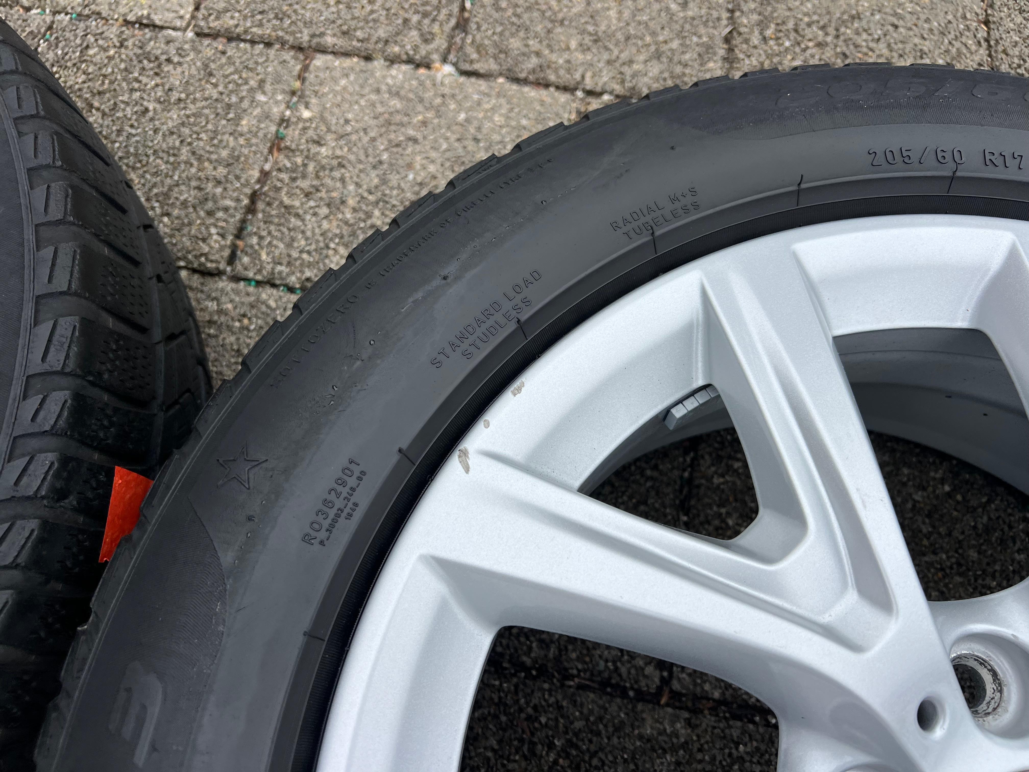 4 CERCHI IN LEGA ORIGINALI DA 17" BMW X1 F48 X2 F39 STYLING 574 6856076 RDKS SPEDIZIONE GRATUITA