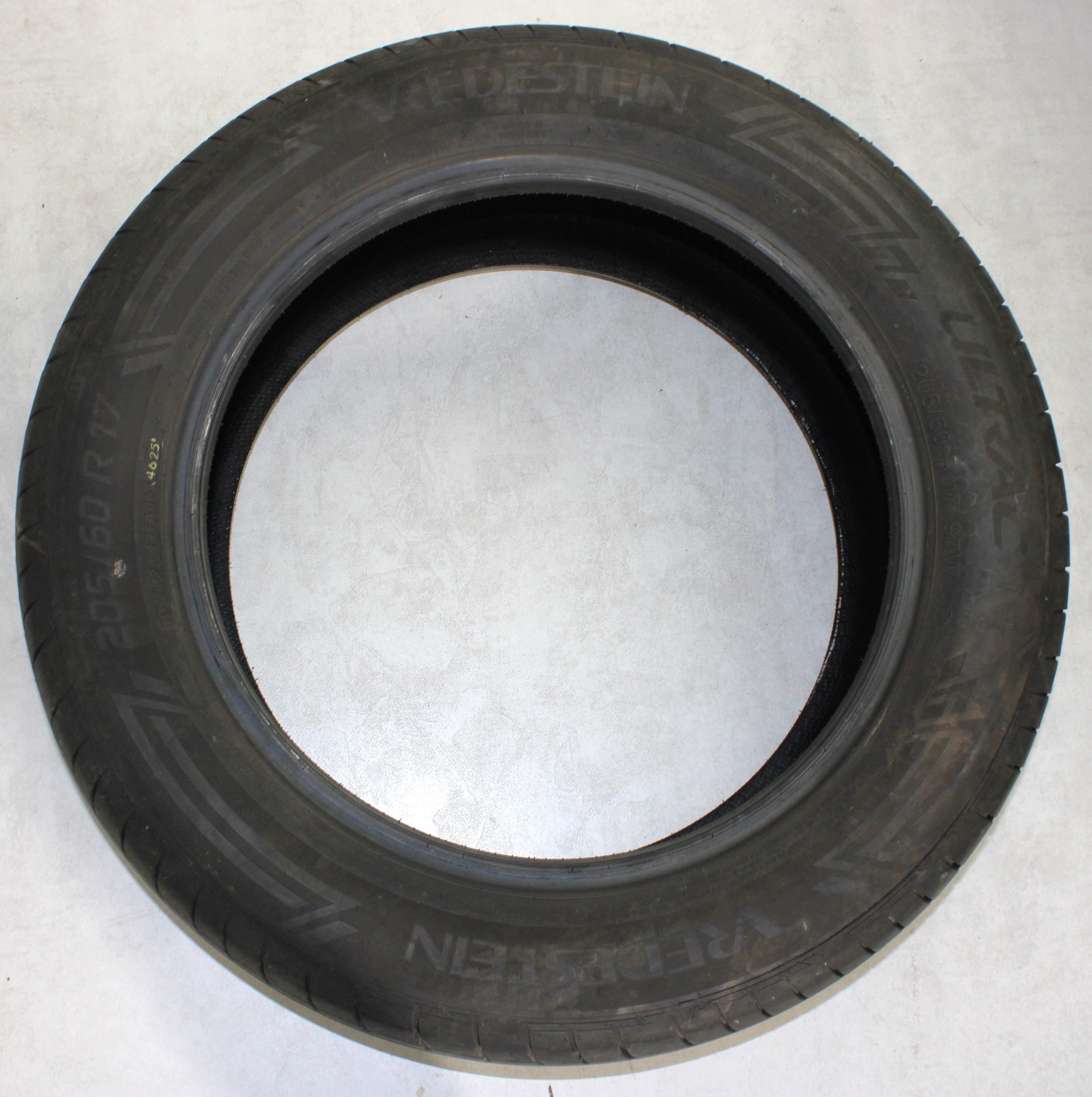 1 neumático de verano 205/60R17 97W Vredestein Ultrac 1* 5,5 mm 2025