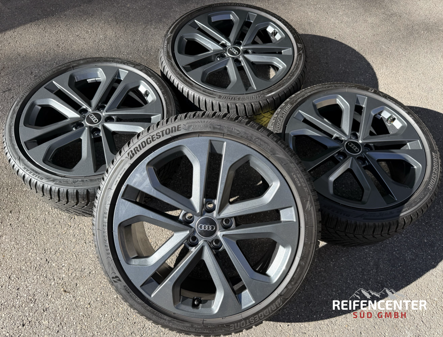 4 ruedas de invierno de aleación originales de 18" para Audi A3 S3 8Y 8Y0601025CM 225/40R18 92V 2025
