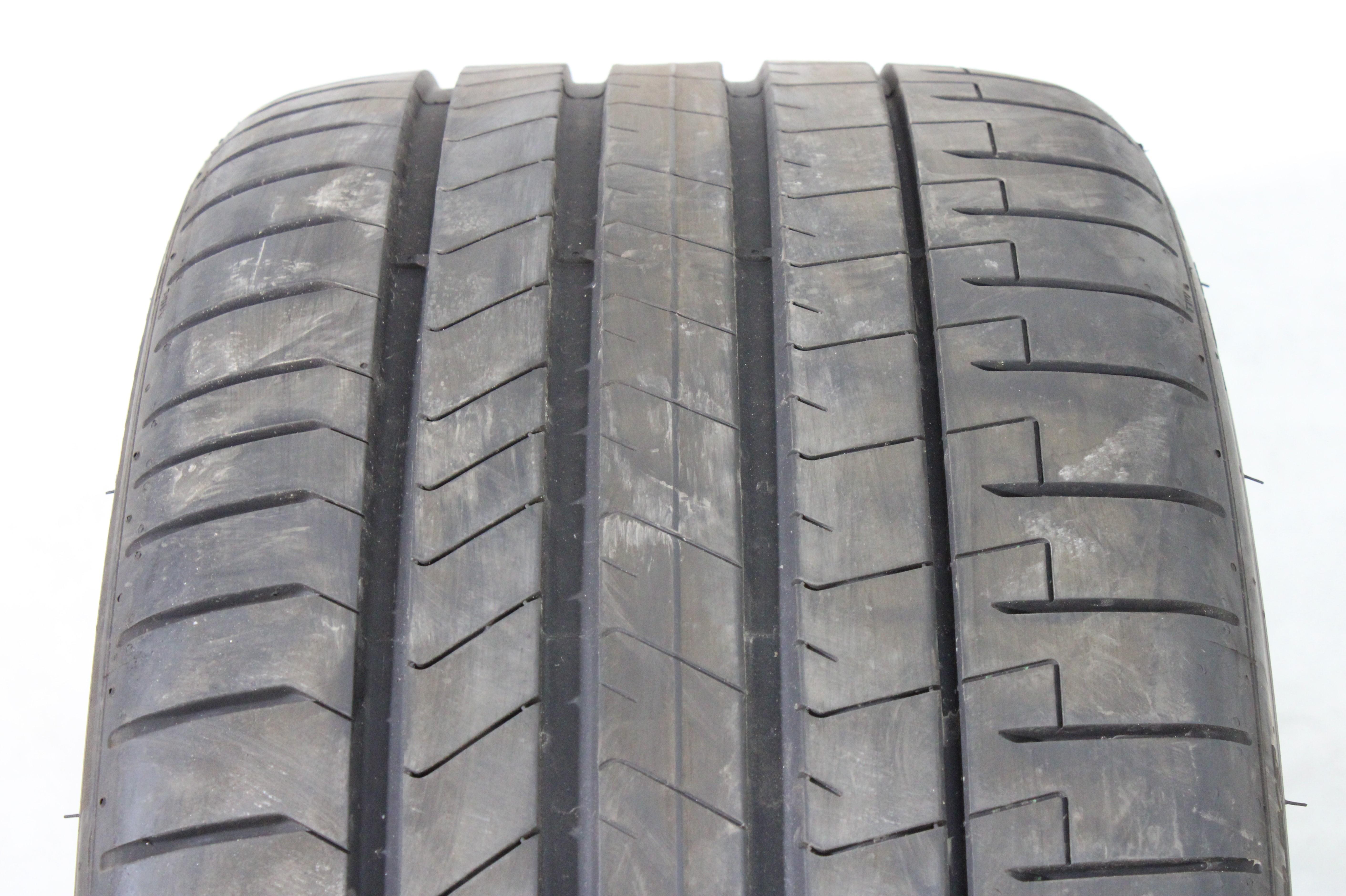 1 neumático de verano Pirelli P Zero PZ4 285/30R20 99Y * Profundidad de dibujo: 6-6,5 mm, 2026