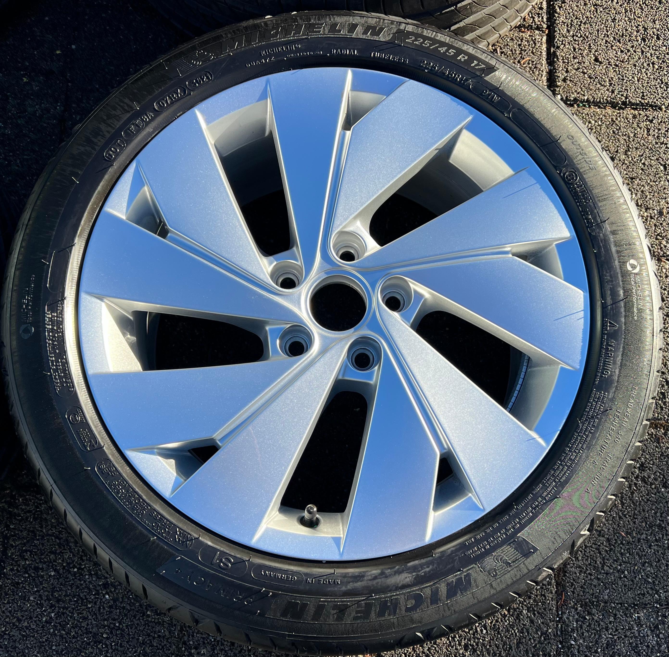 4 CERCHI ESTIVI IN ALLUMINIO ORIGINALI DA 17" VW GOLF 8 VIII 225/45R17 91W 2021 BELMONT CONSEGNA GRATUITA