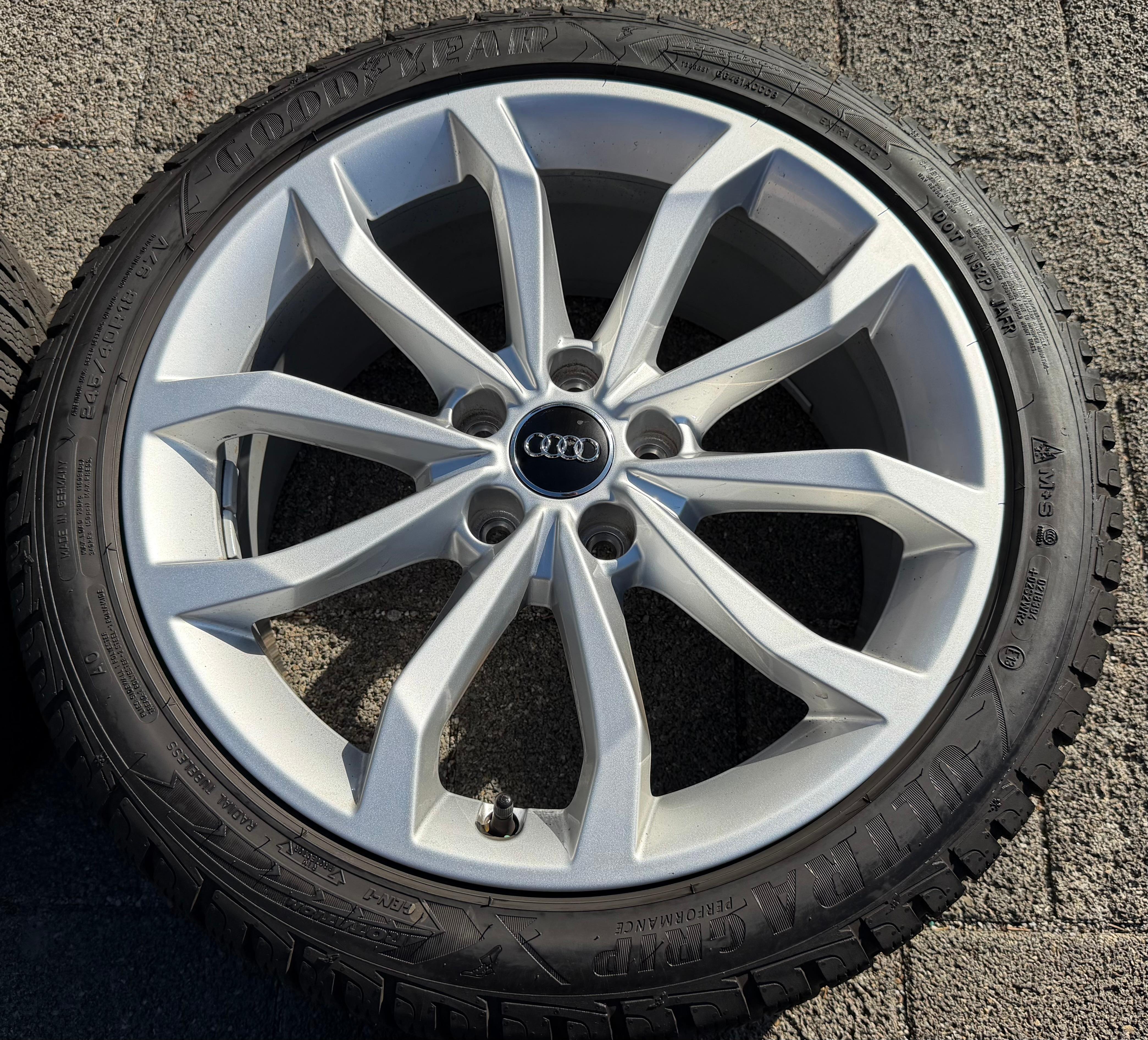 4 Original 18" Alu Winterräder Audi A4 S4 8W B9 8W0601025HM 245/40R18 97V 2023