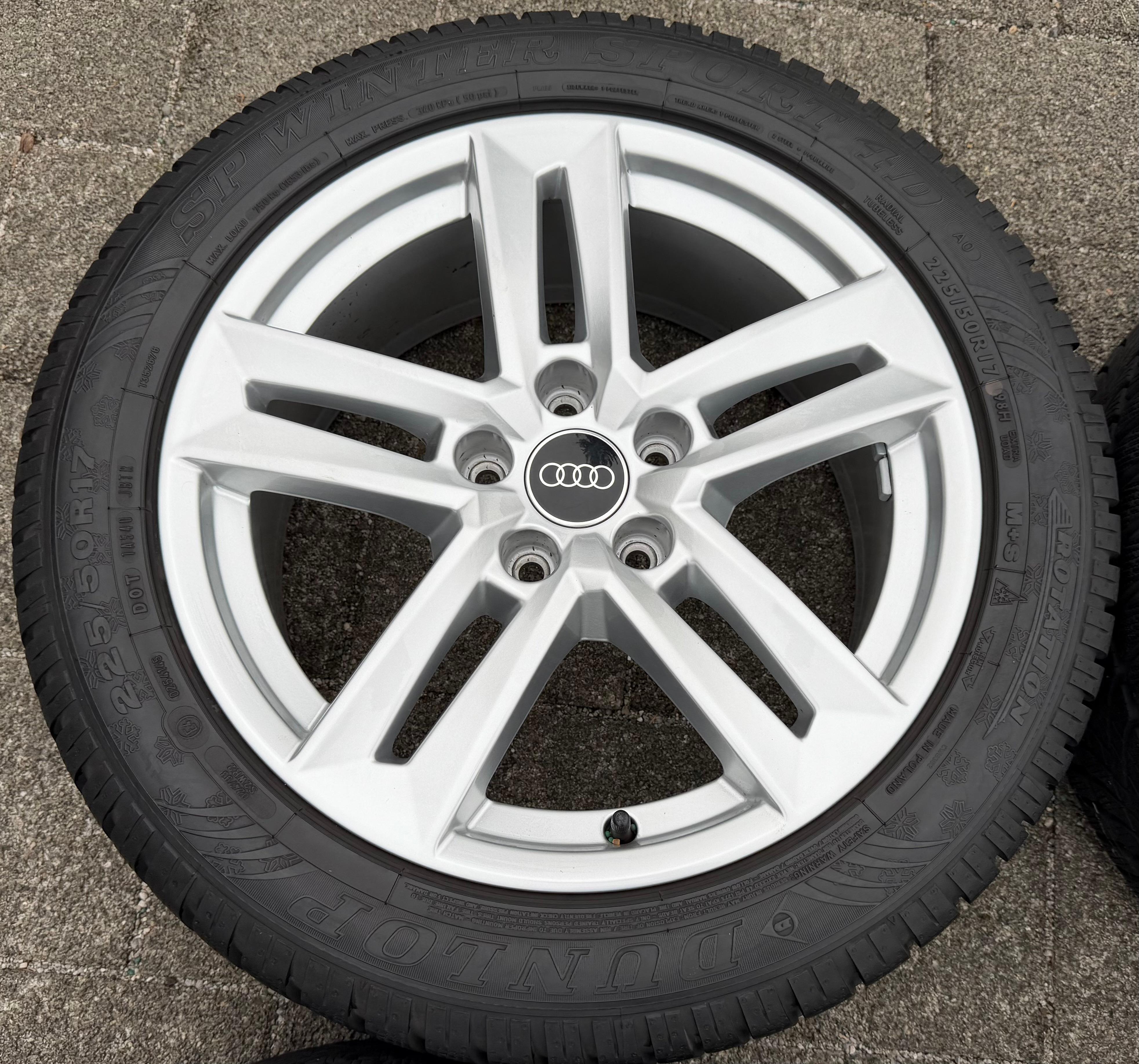 4 originele 17" lichtmetalen winterwielen Audi A4 B9 8W 8W0601025P 225/50R17 98H Dunlop 2024