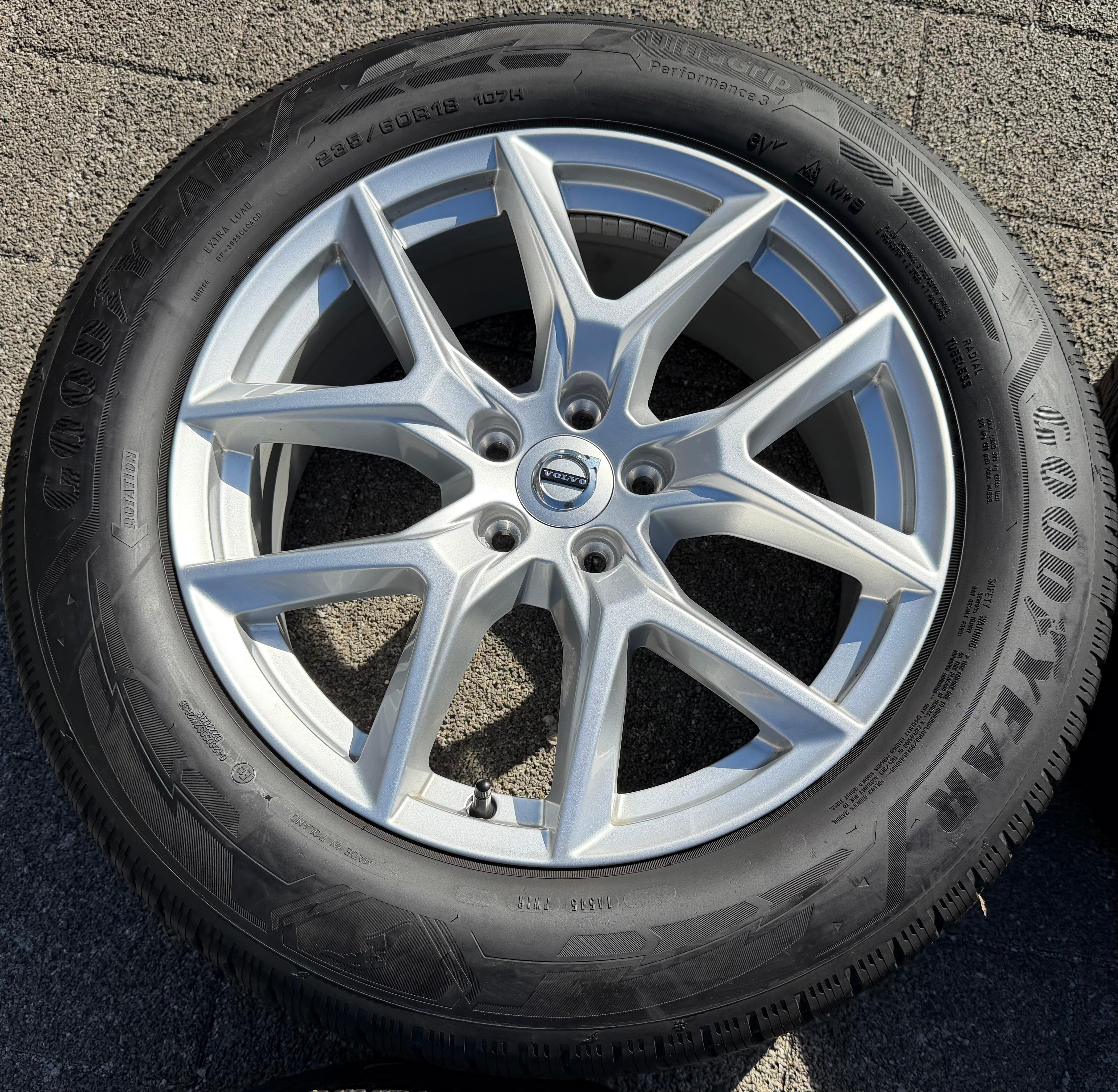 4 Original 18" Alu Winterräder Volvo XC60 II 31423851 235/60R18 107H Goodyear 2025