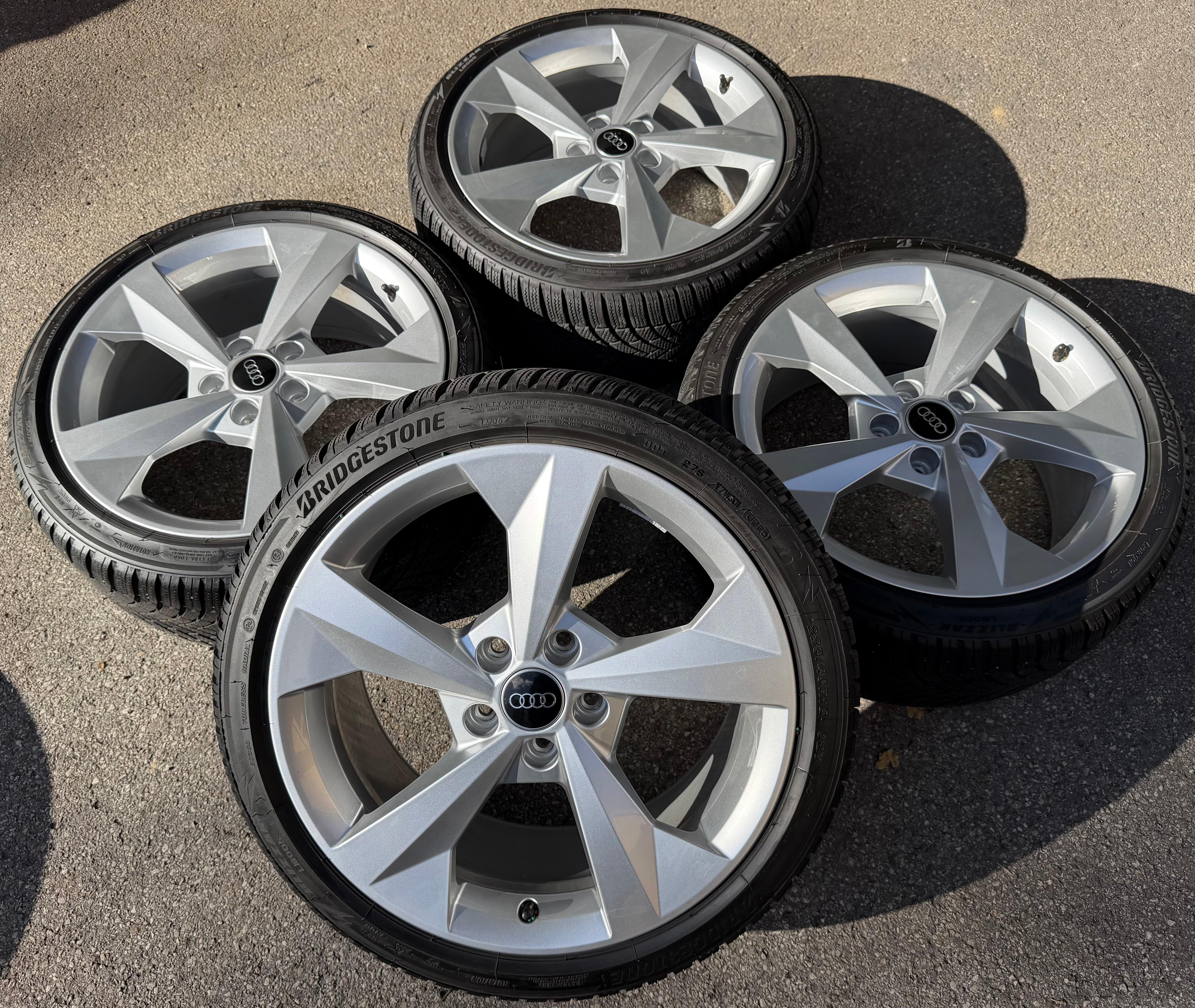 4 ruedas de invierno de aluminio originales de 18" Audi A3 S3 8Y 8Y0601025CP 225/40R18 92V 2025