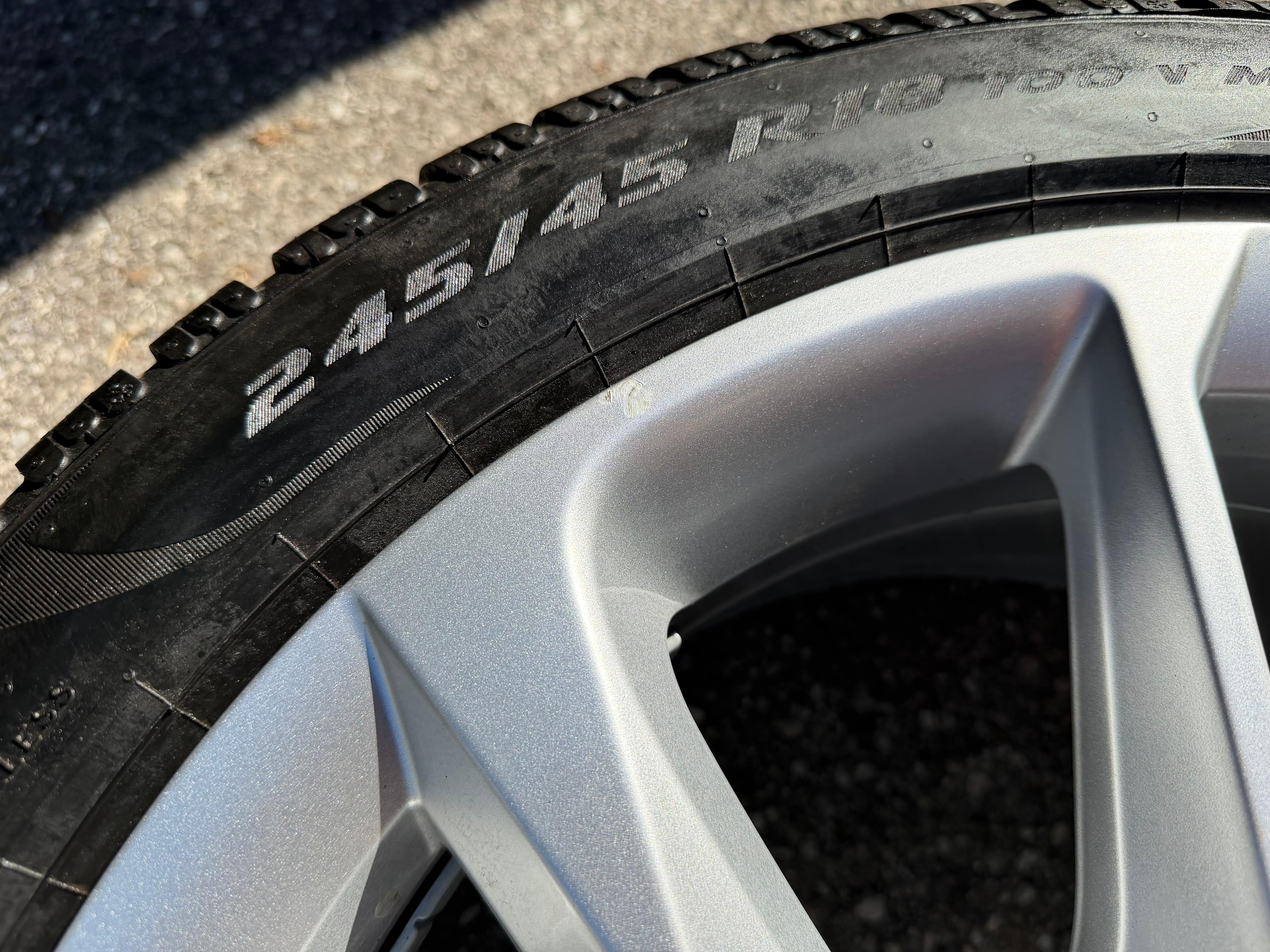 4 llantas de aluminio originales de invierno de 18" para SEAT CUPRA FORMENTOR, 245/45R18 100V, 5FF601025C