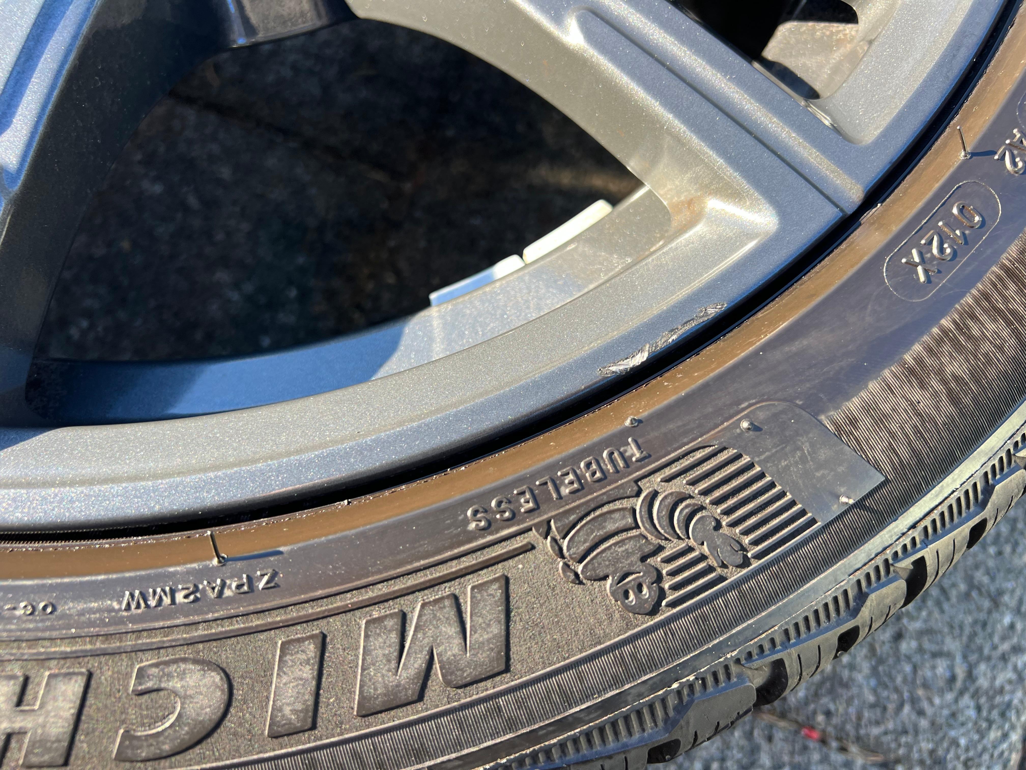 4 CERCHI INVERNALI ORIGINALI IN ALLUMINIO DA 19" BMW M5 F90 M8 F91 F92 F93 STYLING M812 CONSEGNA GRATUITA