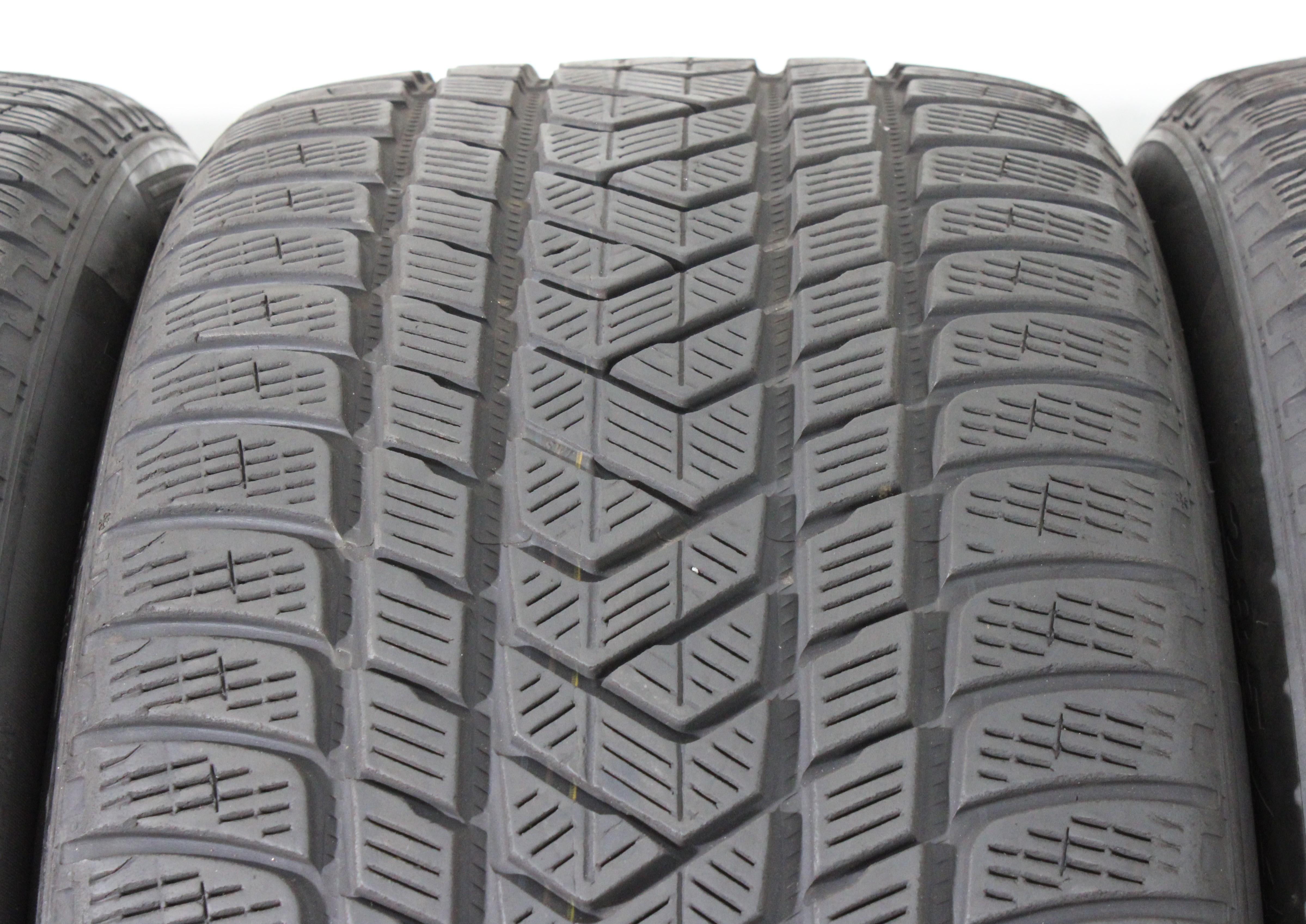 4 x 285/40R21 109V Winterreifen Pirelli Scorpion Winter 2x4,5-5mm/1x5-5,5mm/1x5,5-6mm 2x2020/2x2021