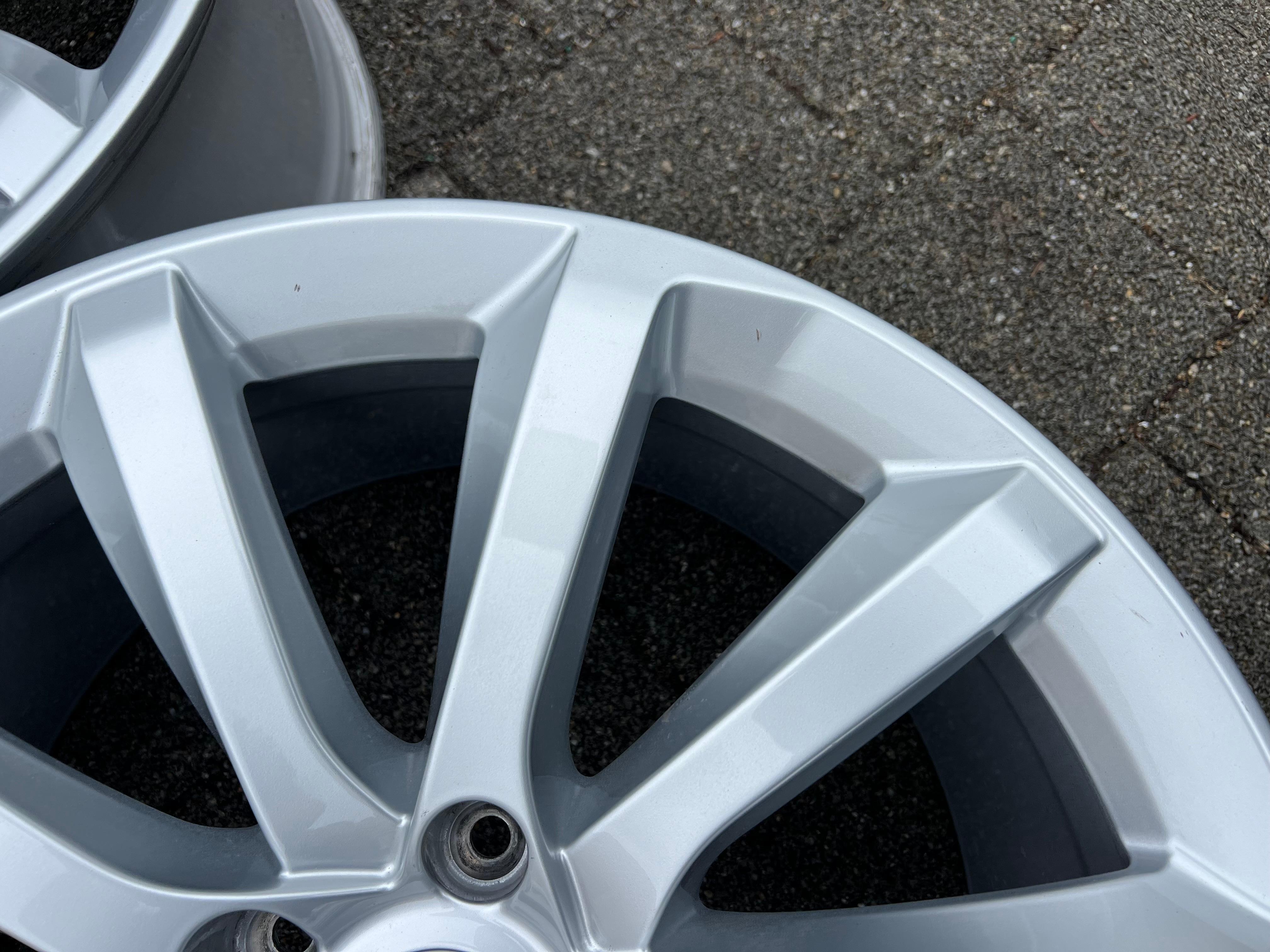 4 RUOTE ORIGINALI IN ALLUMINIO DA 20" BENTLEY BENTAYGA 36A601025A 9x20 ET28 FREEHOUSE