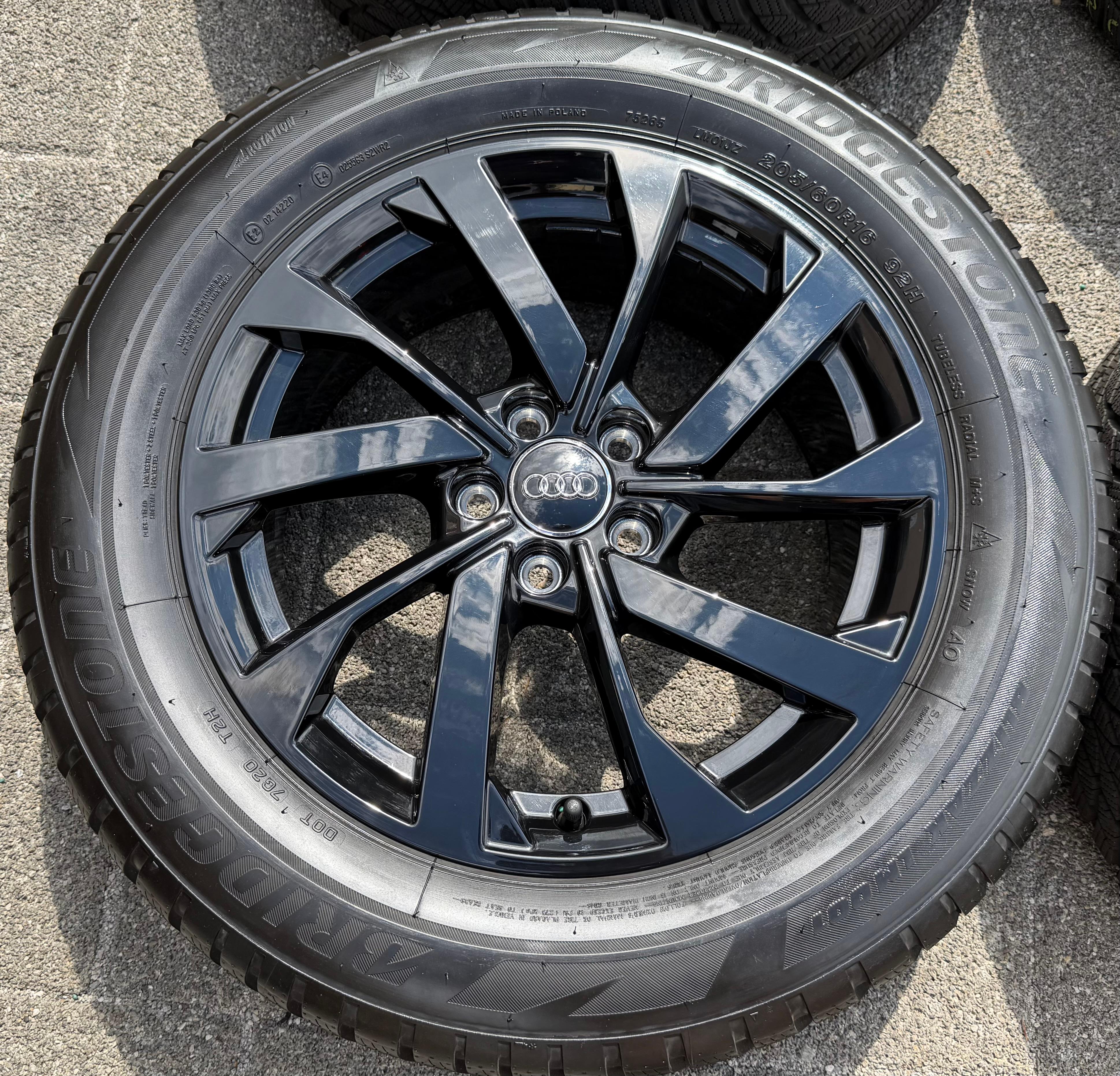 4 ruote complete in lega originali invernali Audi A1 Allstreet City Carver GBH 82B071496 Bridgestone