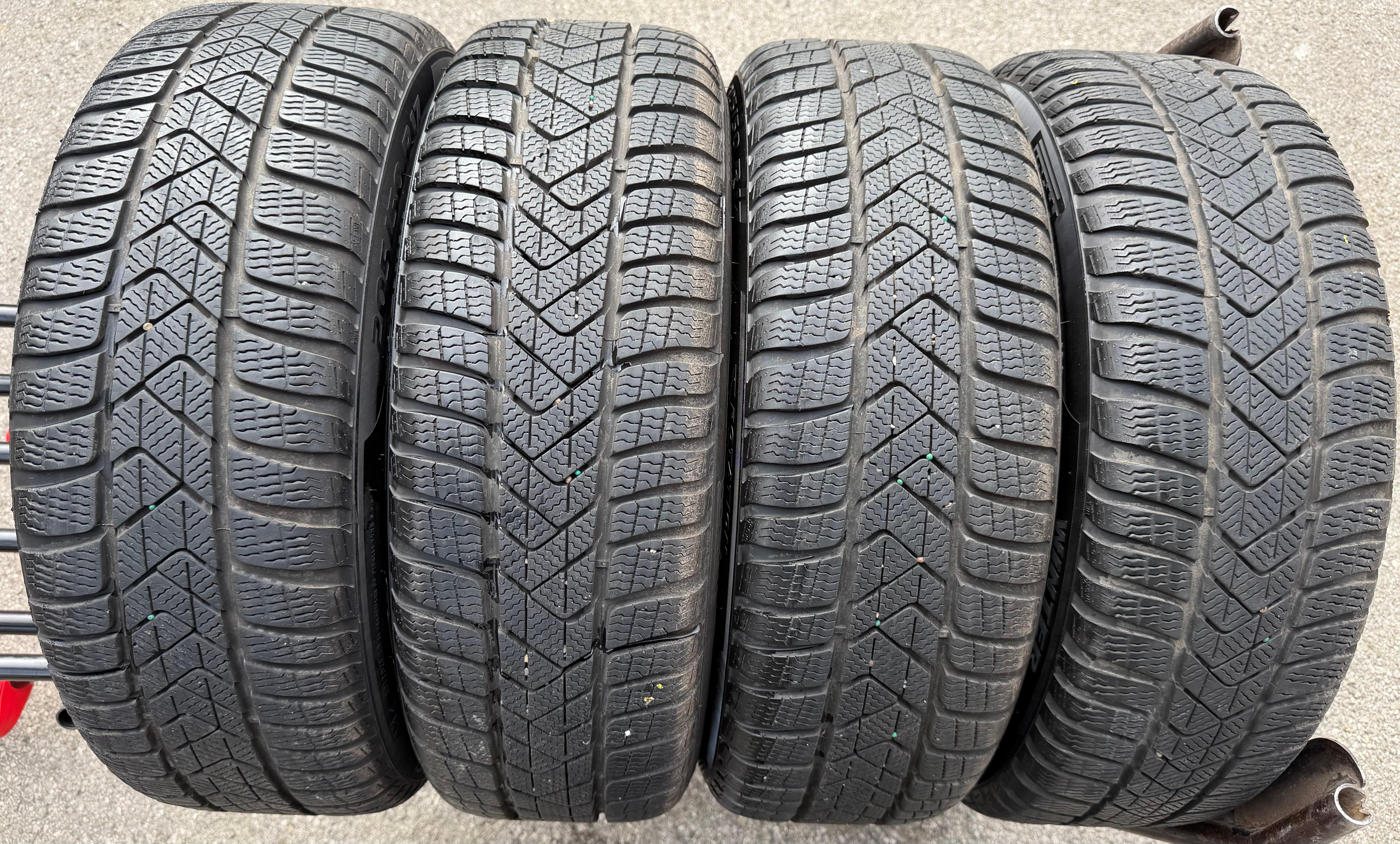 4 Original 17" Alu Winterräder Audi A3 S3 8Y 8Y0601025L 205/50R17 93H Pirelli 2024