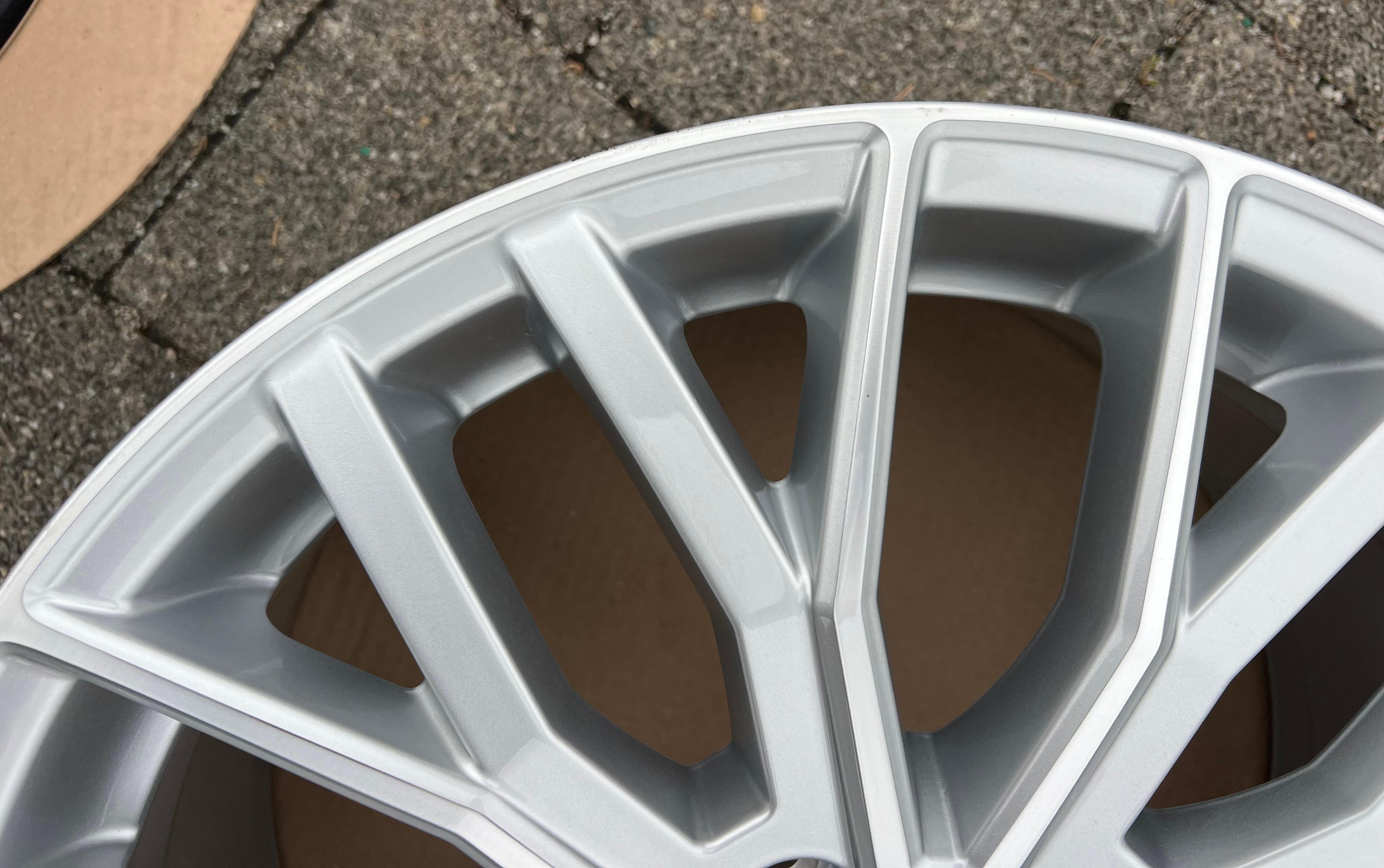 1 X LLANTA DE ALEACIÓN ORIGINAL DE 18" PARA AUDI TT 8S 8S0601025G 8,5x18 ET50