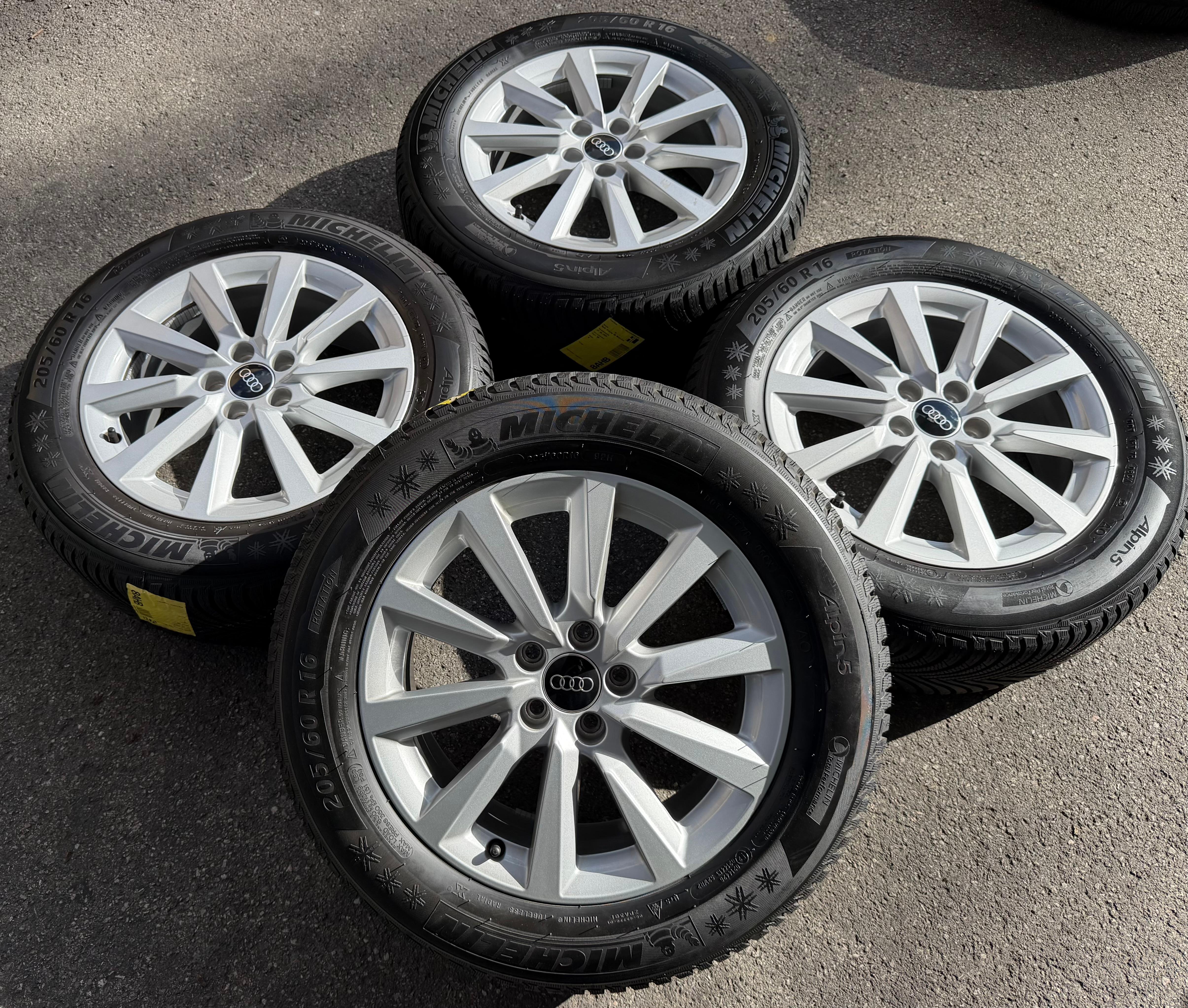 4 ruedas de aleación originales de invierno Audi A1 Allstreet City Carver GB GBH 82A601025C