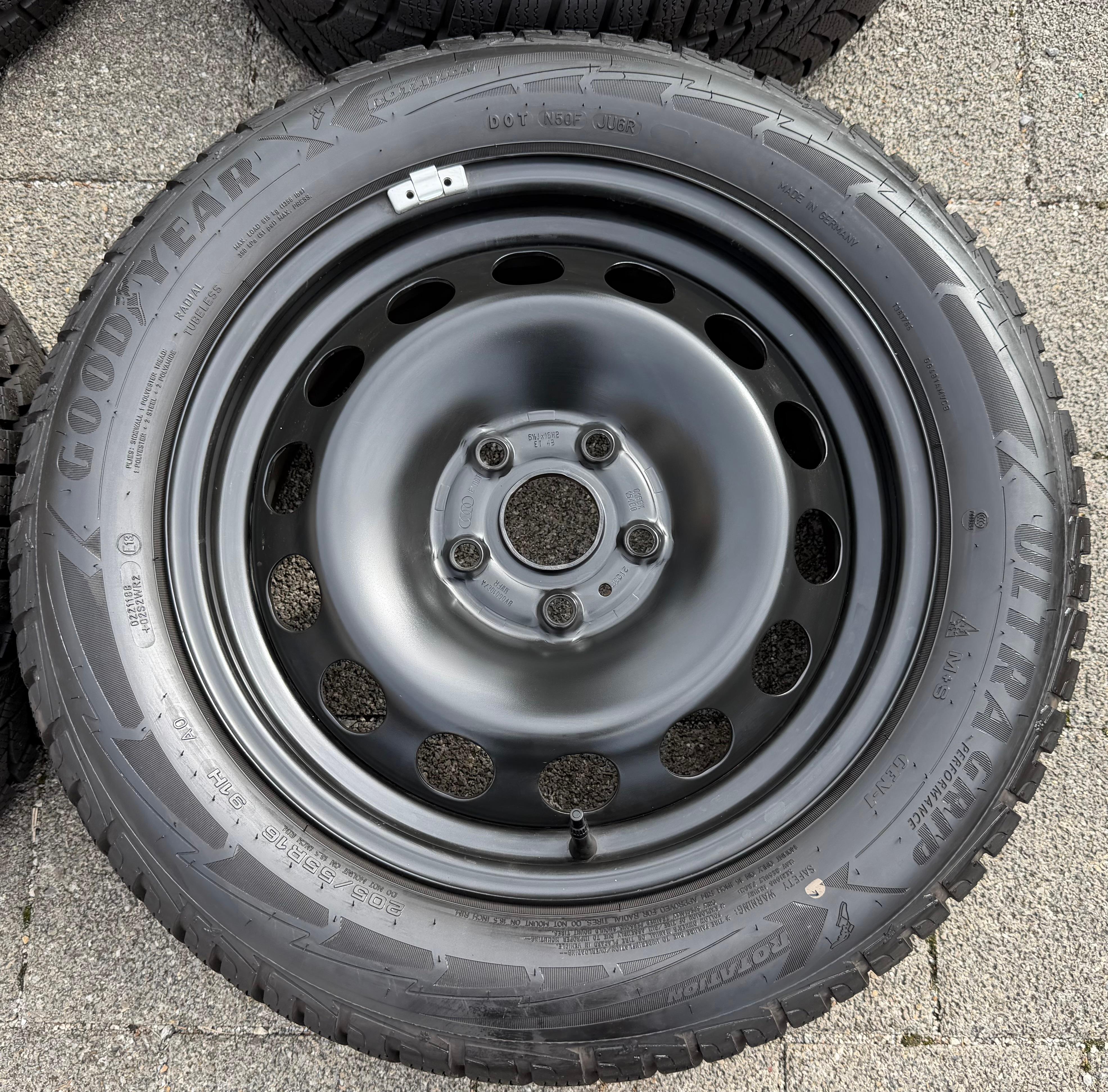 4 Winterräder Audi A3 8V Sportback Cabrio  205/55R16 91H Goodyear 8V0601027A 2021