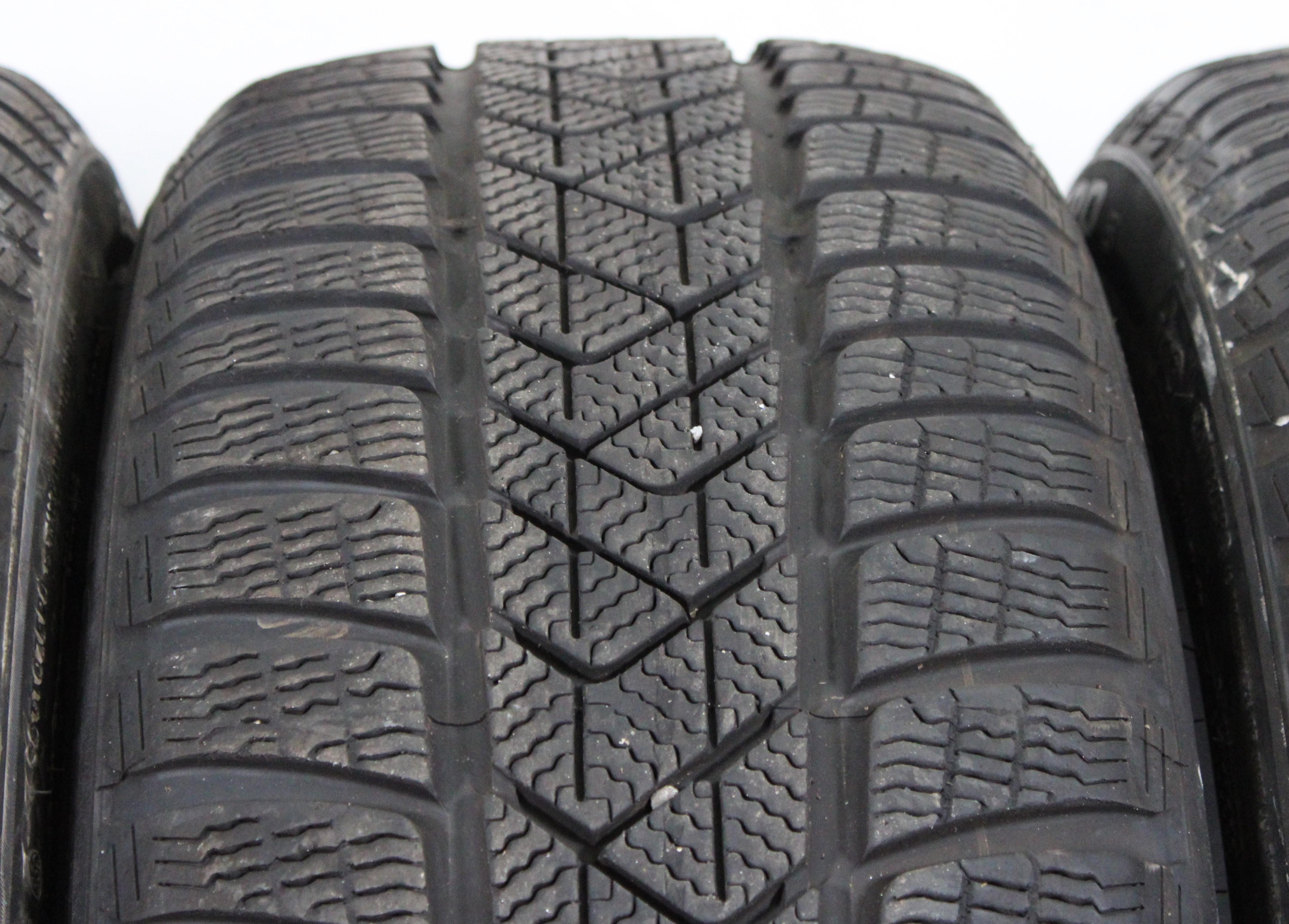4 x 225/45R19 96V pneumatici invernali Pirelli Sottozero 3 Runflat 6,5-7mm 2x2019/2x2020 *