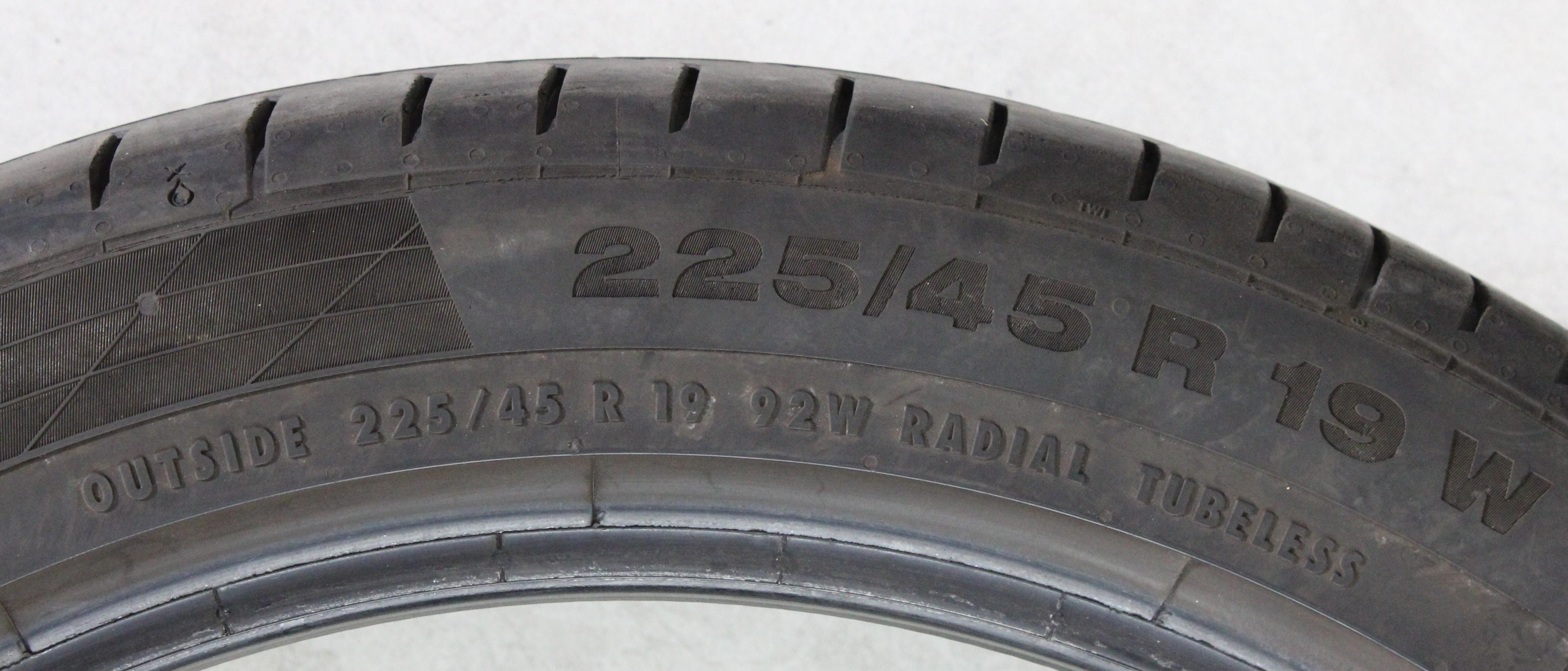 2 pneus d'été Continental Sport Contact 5 225/45R19 92W, profondeur de sculpture 4-4,5 mm, année 2018