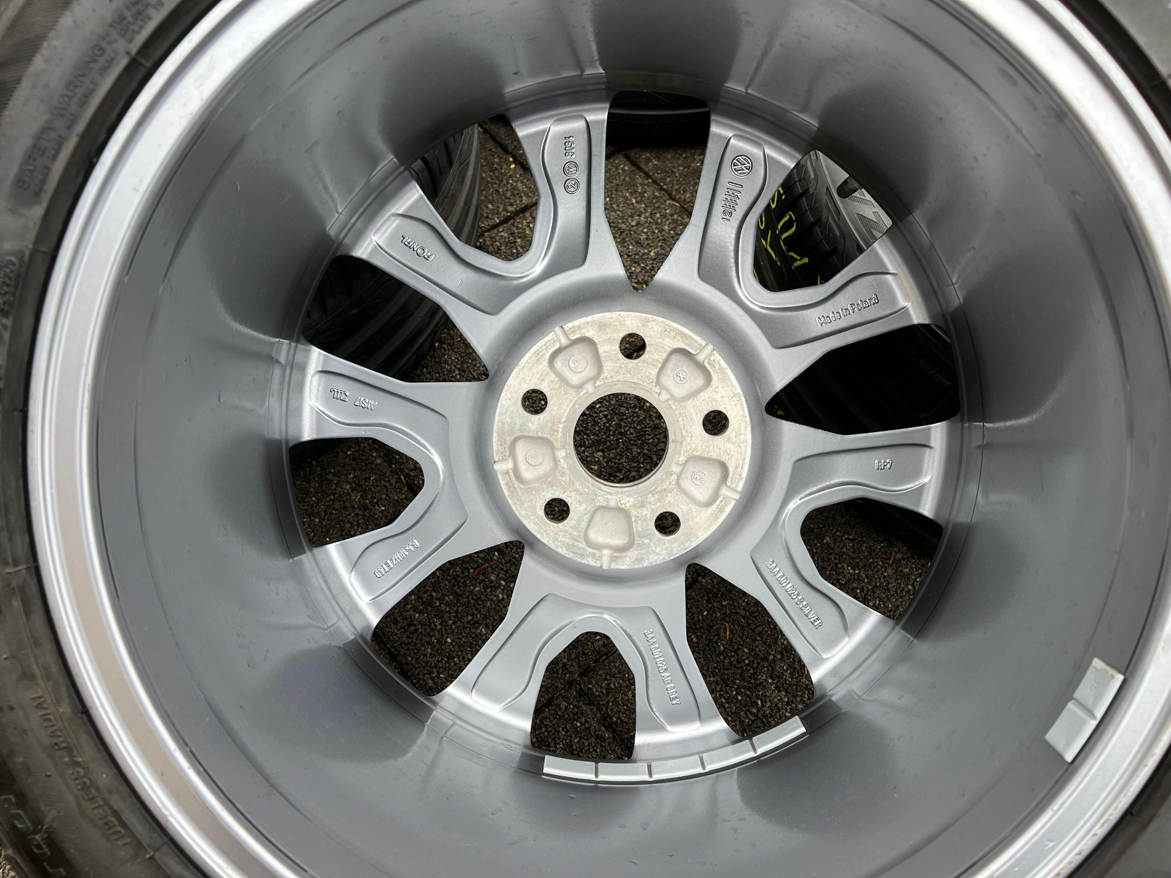 4 CERCHI ESTIVI ORIGINALI IN ALLUMINIO DA 18" PER VW PASSAT ALLTRACK 3G B8 245/45R18 100Y 3AA601025