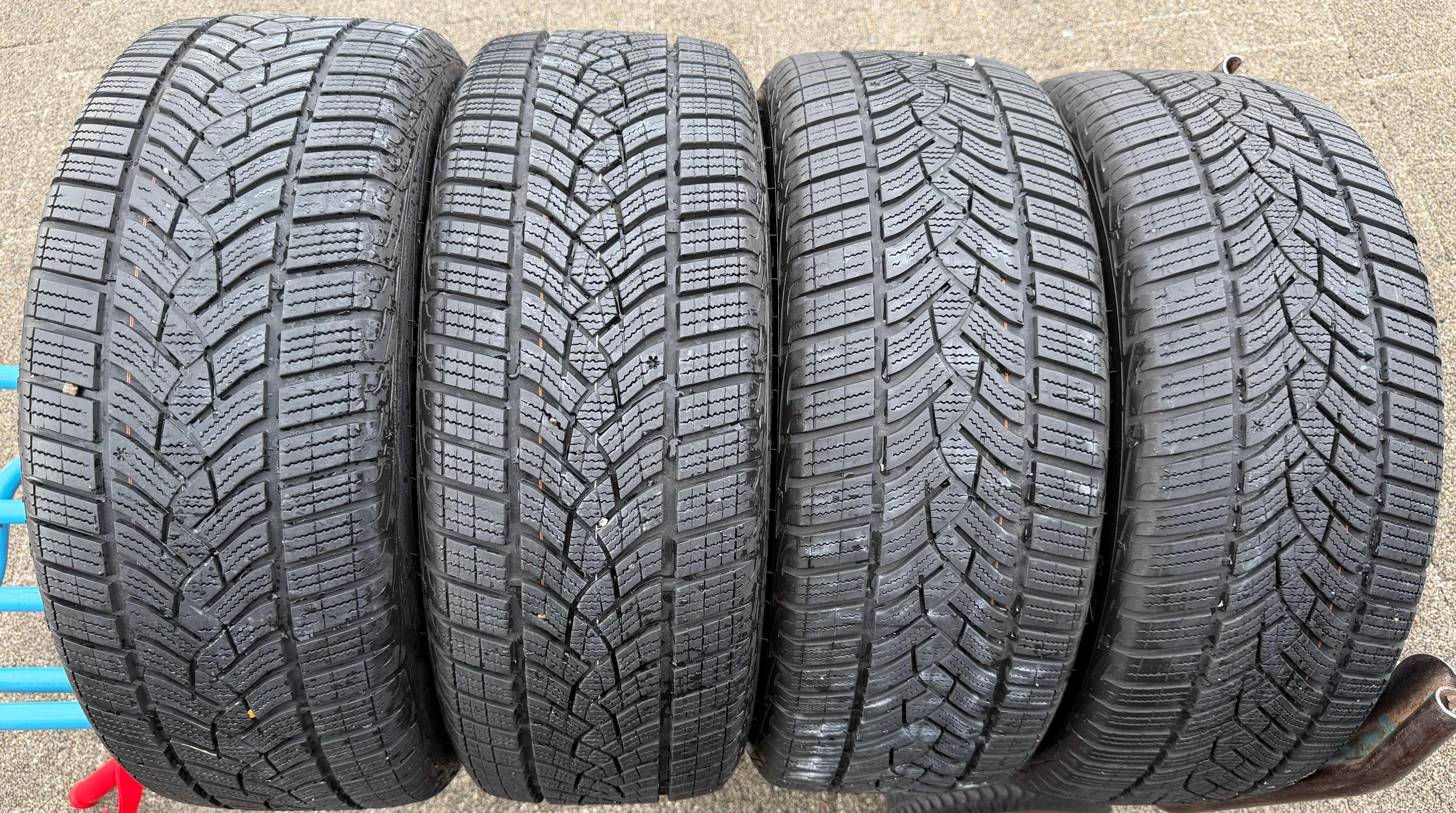 4 Original 17" Alu Winterräder Mercedes C-Klasse W206 A2064014400 2024 Goodyear