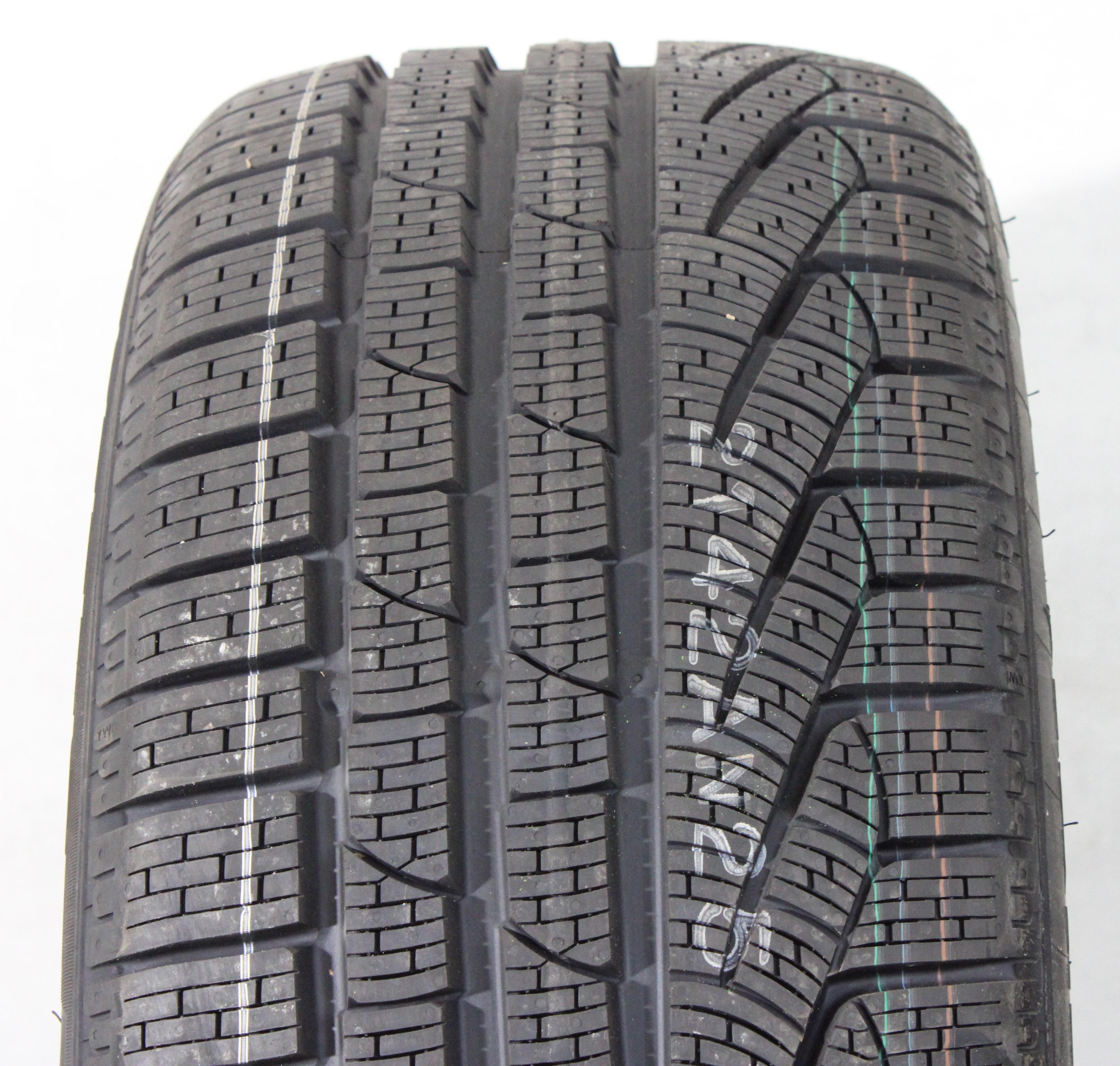 1 x 235/40R19 96V Pneumatico invernale Pirelli Sottozero Winter 240 Serie 2 AO battistrada completo 2020
