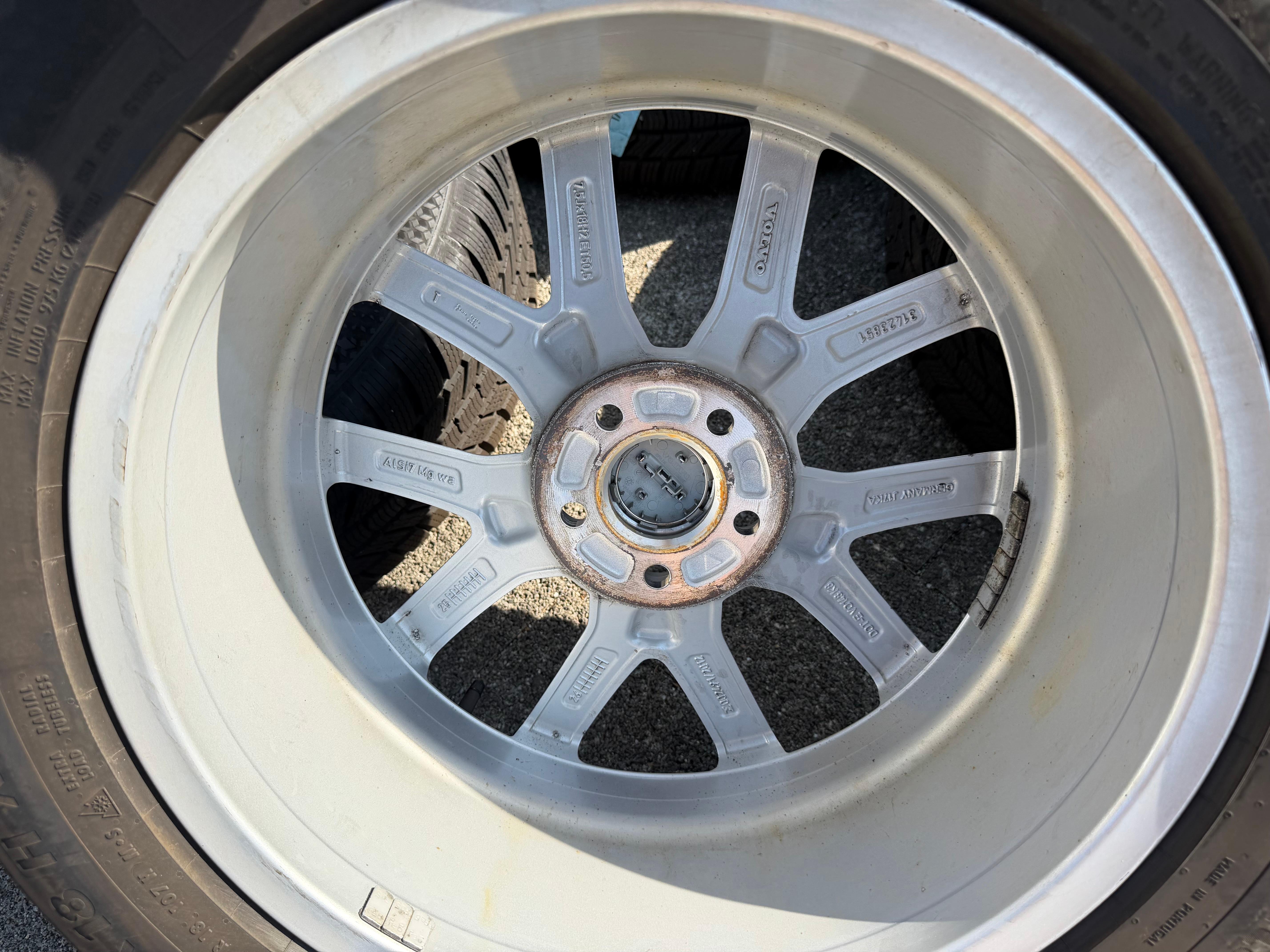 4 Original 18" Alu Winterräder Volvo XC60 II 31423851 235/60R18 107H Continental 2025