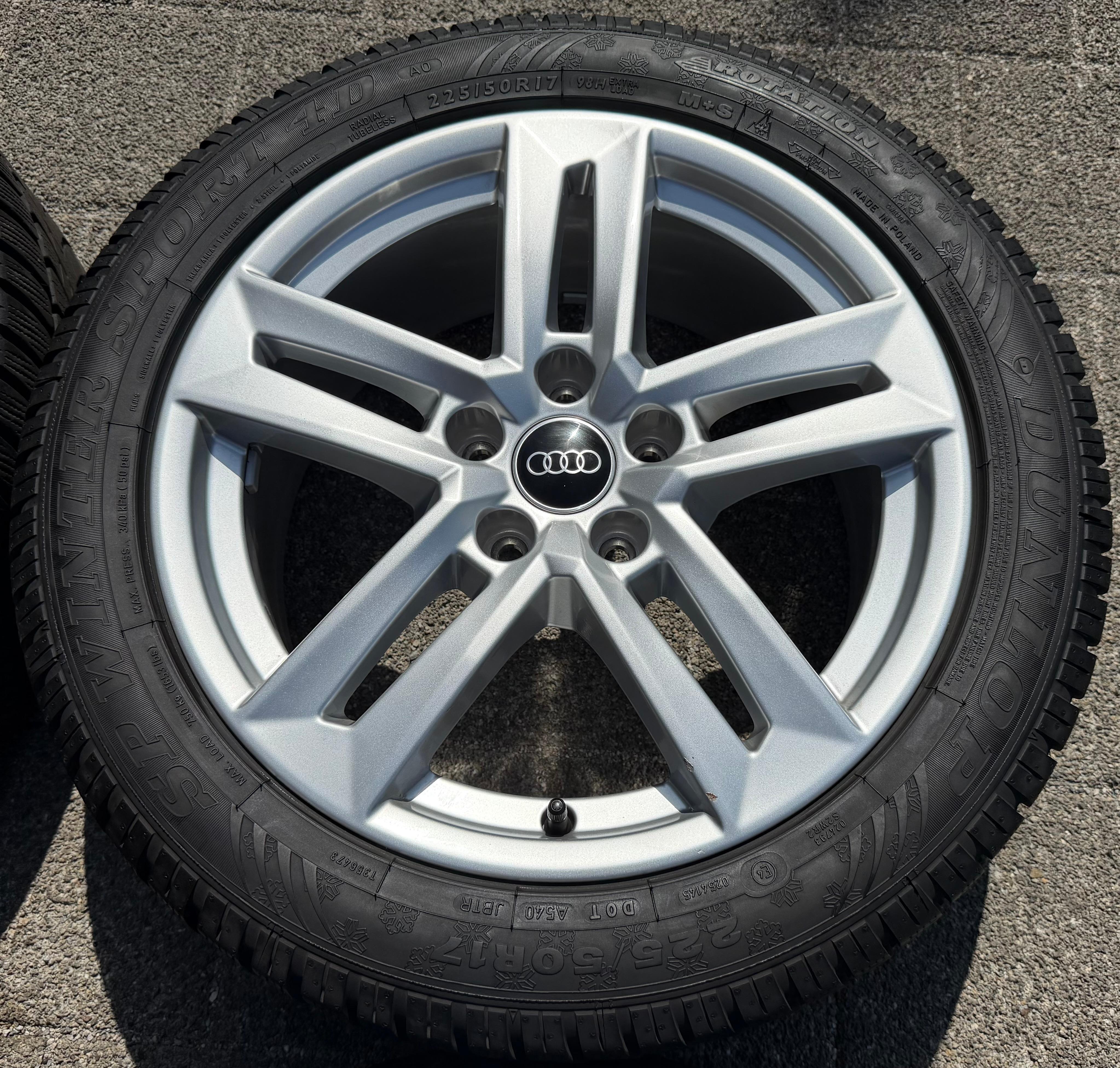 4 Original 17" Alu Winterräder Audi A4 B9 8W 8W0601025P 225/50R17 98H Dunlop 2021