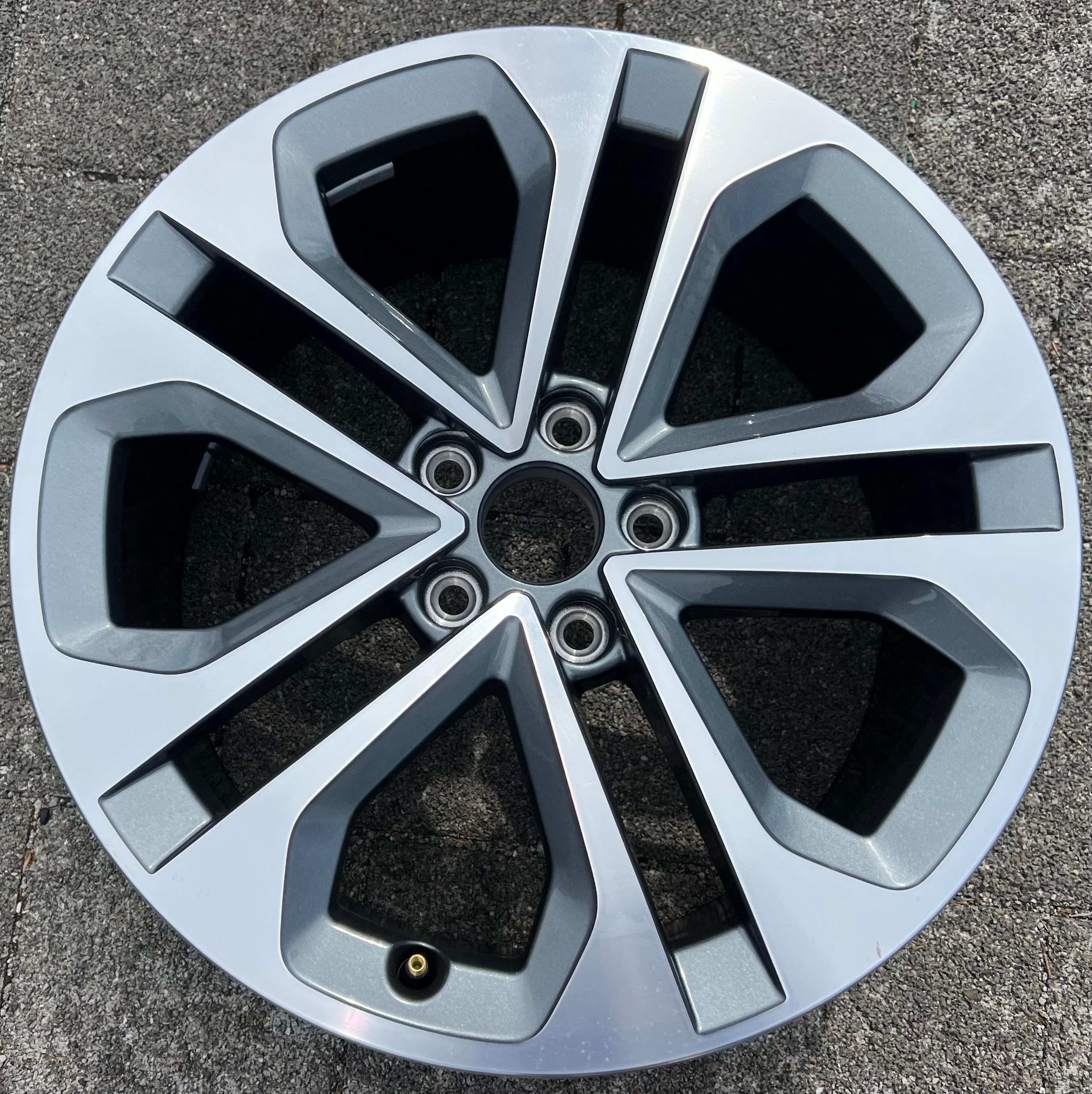 1 X ORIGINAL 18" ALUFELGE AUDI A3 S3 8Y 8Y0601025CE 8x18 ET46 FREIHAUS