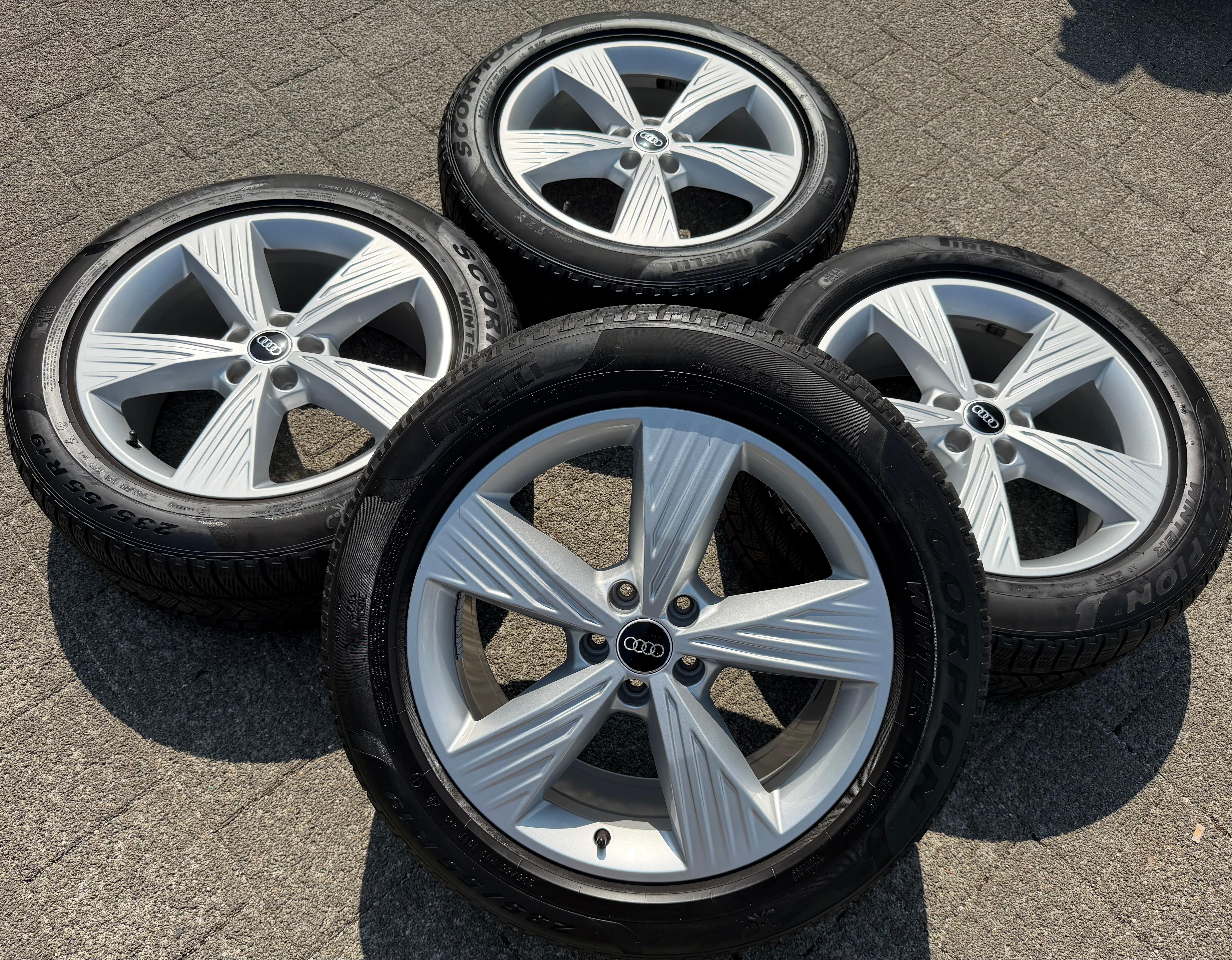 4 llantas de aluminio originales de invierno de 19" para Audi Q4 e-tron: 235/55R19 101T y 255/50R19 103T TOP