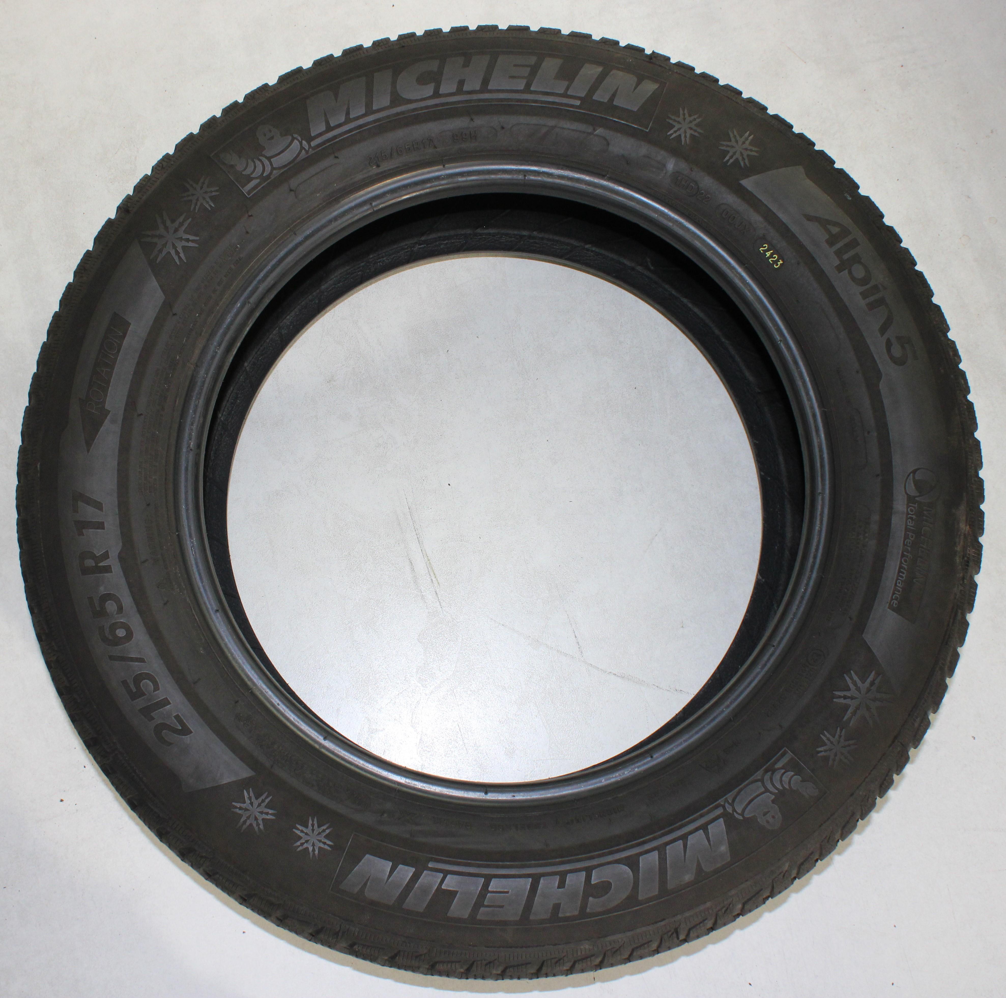 2 x 215/65R17 99H Winterreifen Michelin Alpin 5 4,5-5mm 2022/2023