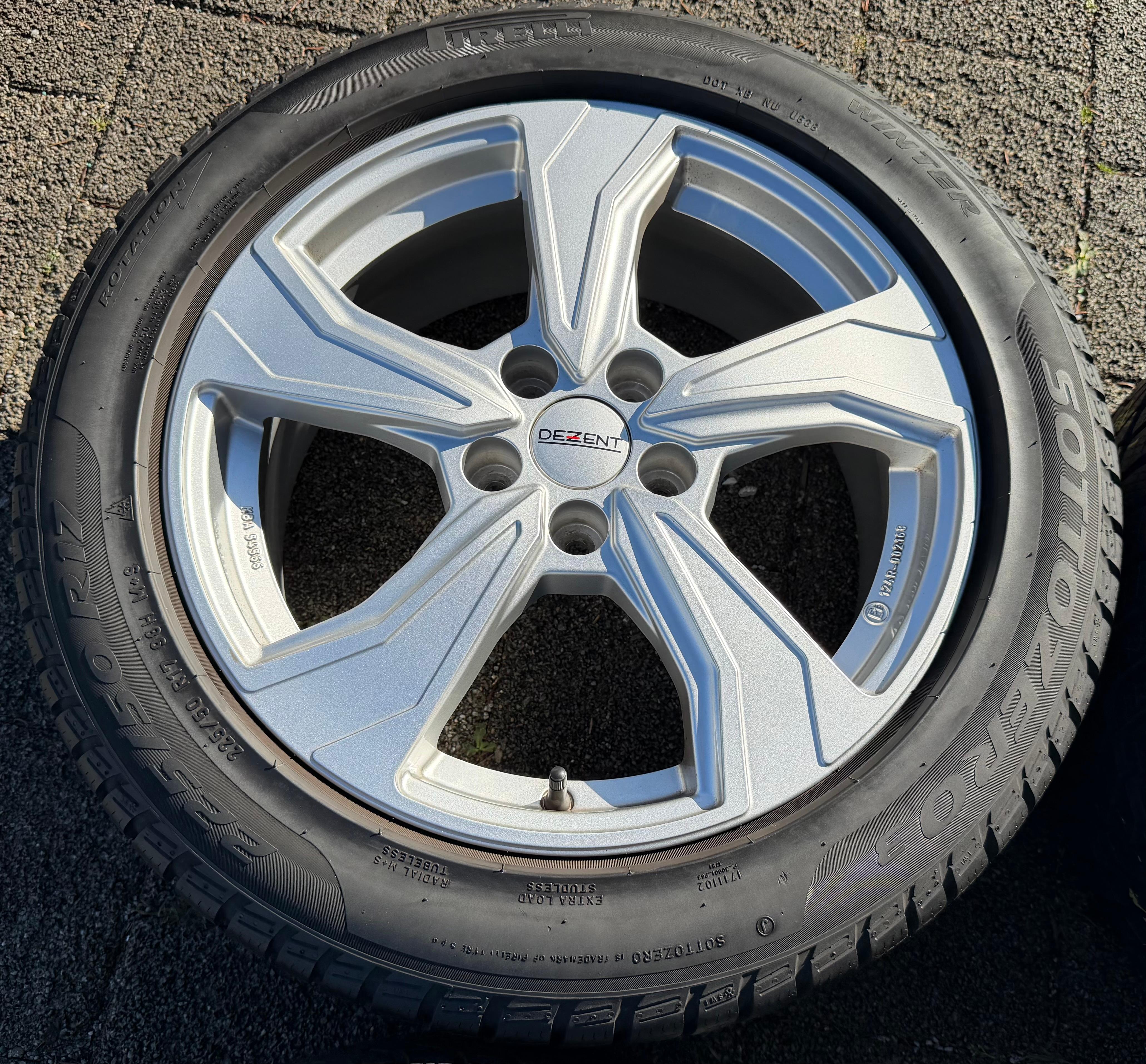 4 Alu 17" Winterräder Volvo S60 V60 V60 Cross Country S80 225/50R17 98H Pirelli