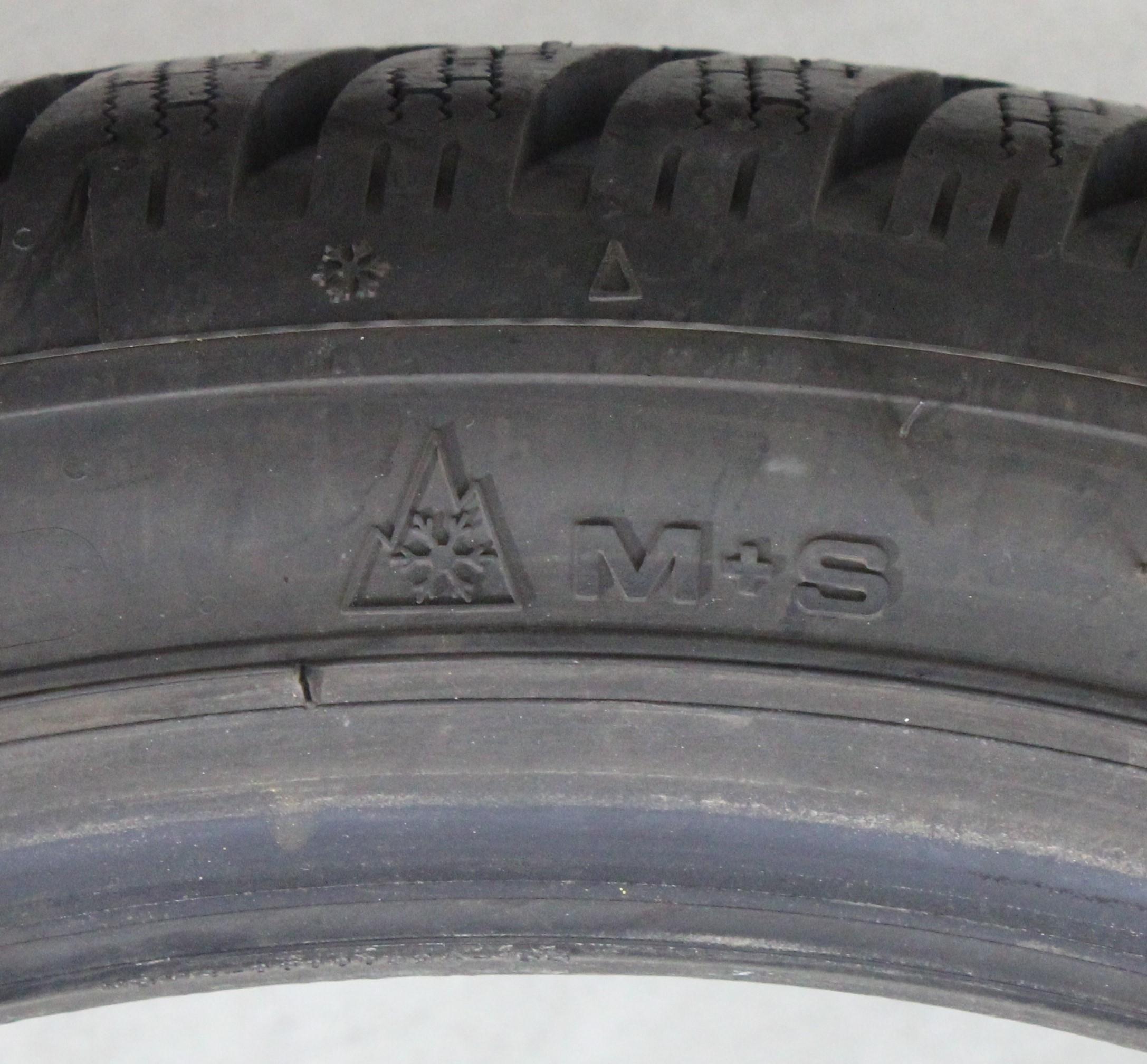 4 x 225/40R18 92V Winterreifen Dunlop Winter Sport 5 8-8,5mm 2020 XL