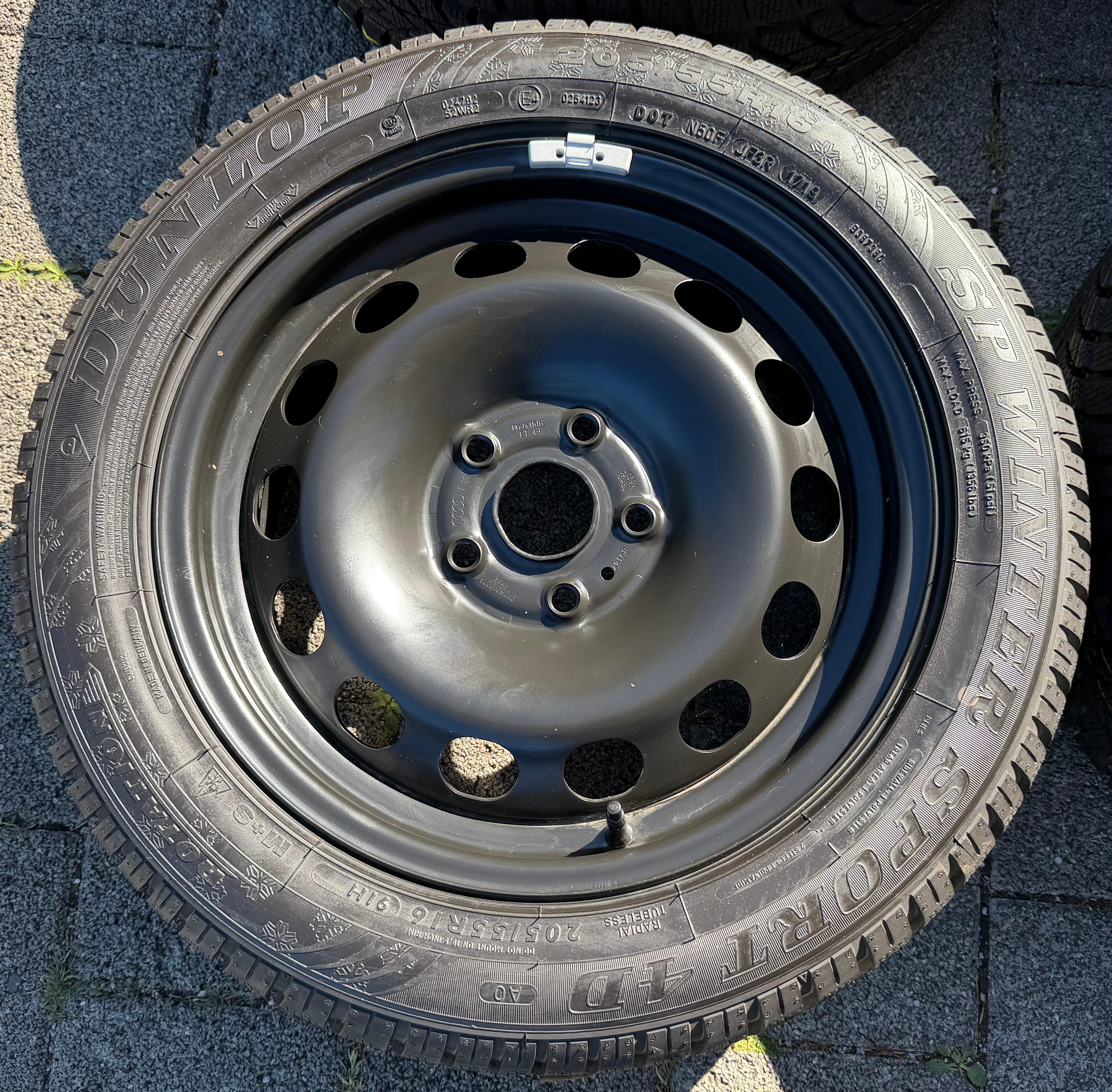4 ruote invernali VW Golf 7 Audi A3 8V Seat Leon 5F Skoda Octavia 5E 205/55R16 91H Dunlop