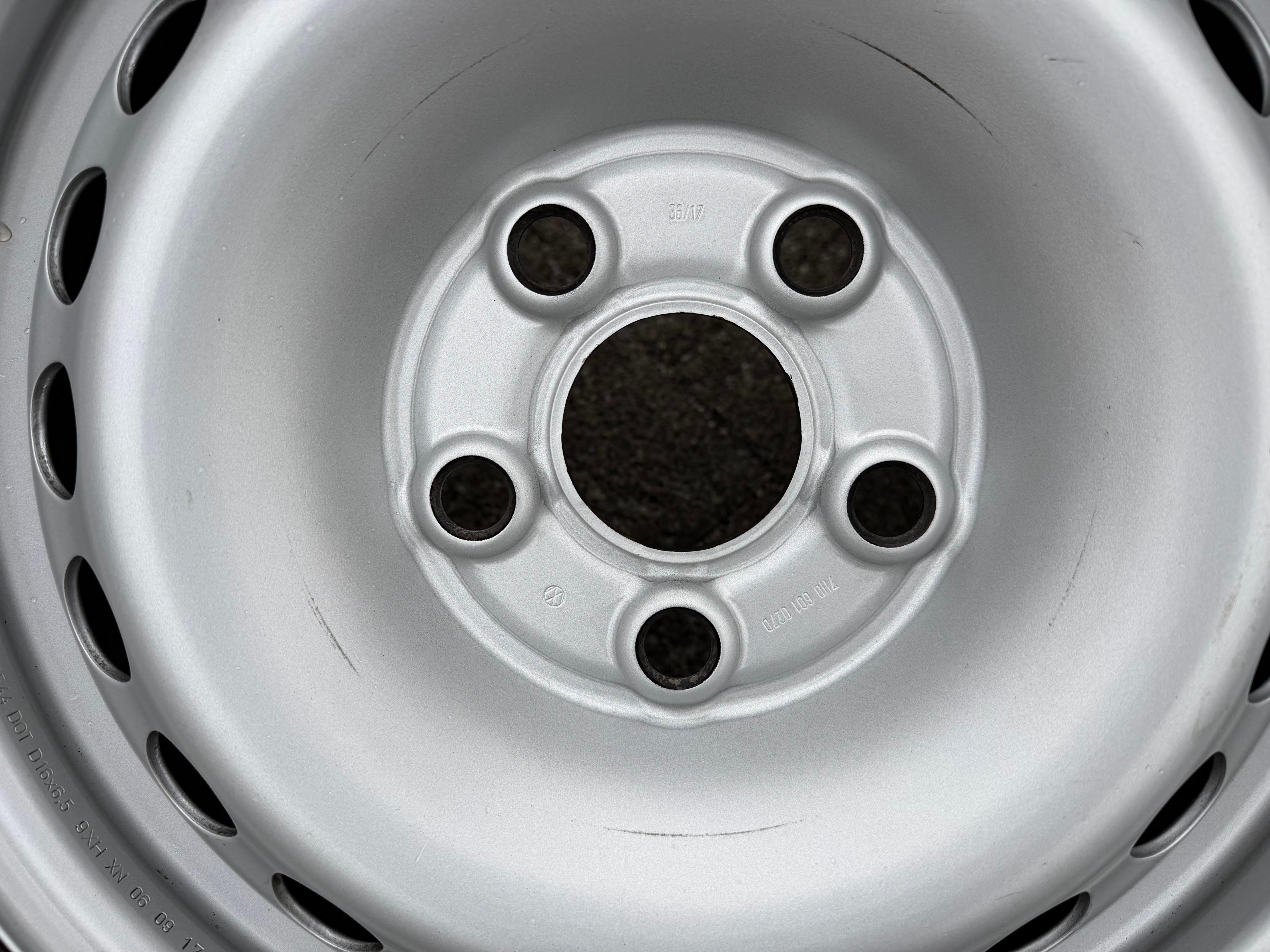 4 roues été VW BUS T5 T6 215/65R16C 106/104T pneus été Hankook