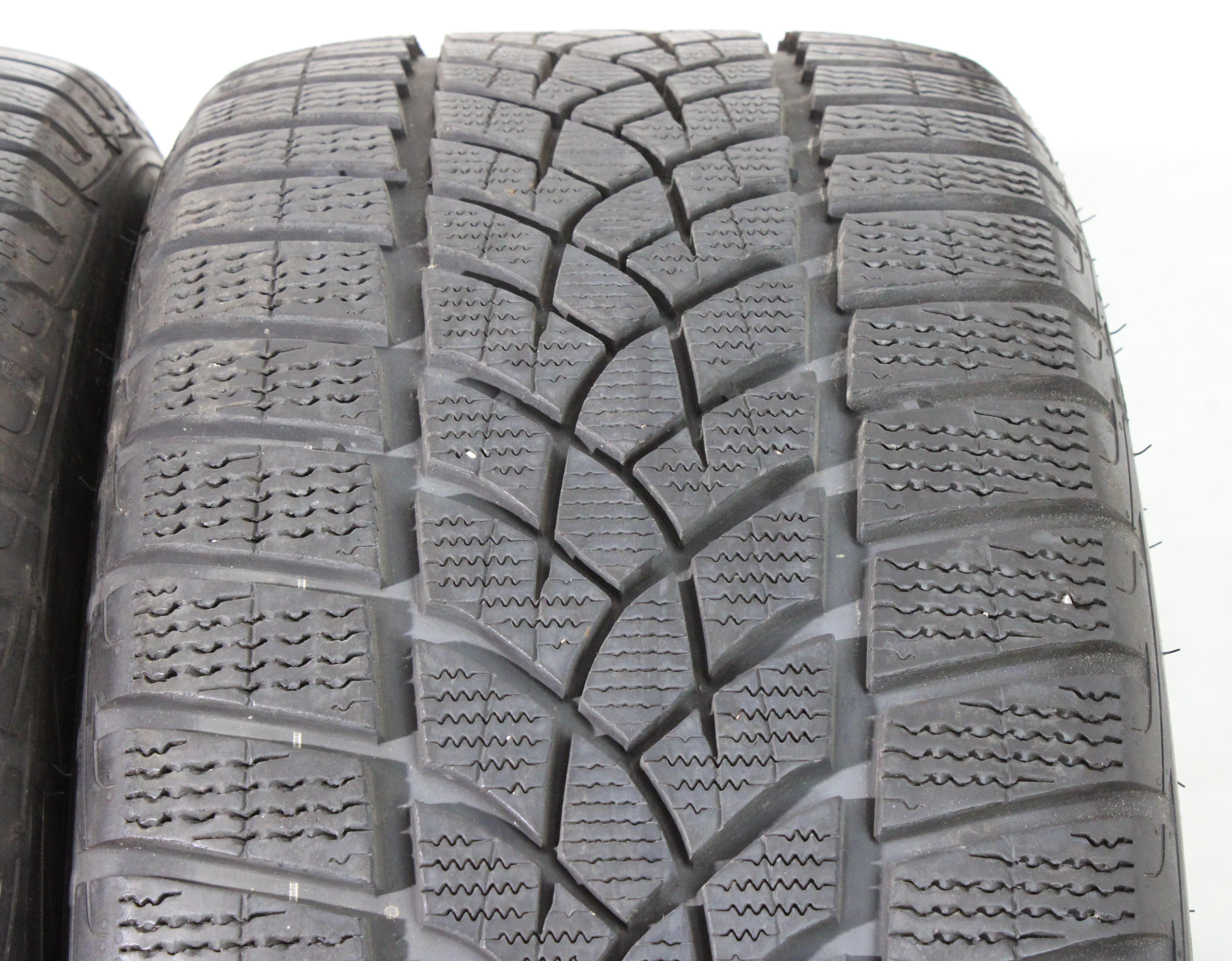 2 x 265/40R20 104V Winterreifen Goodyear Ultra Grip Performance GEN-1 AO 1x7mm/1x7,5-8mm 2021
