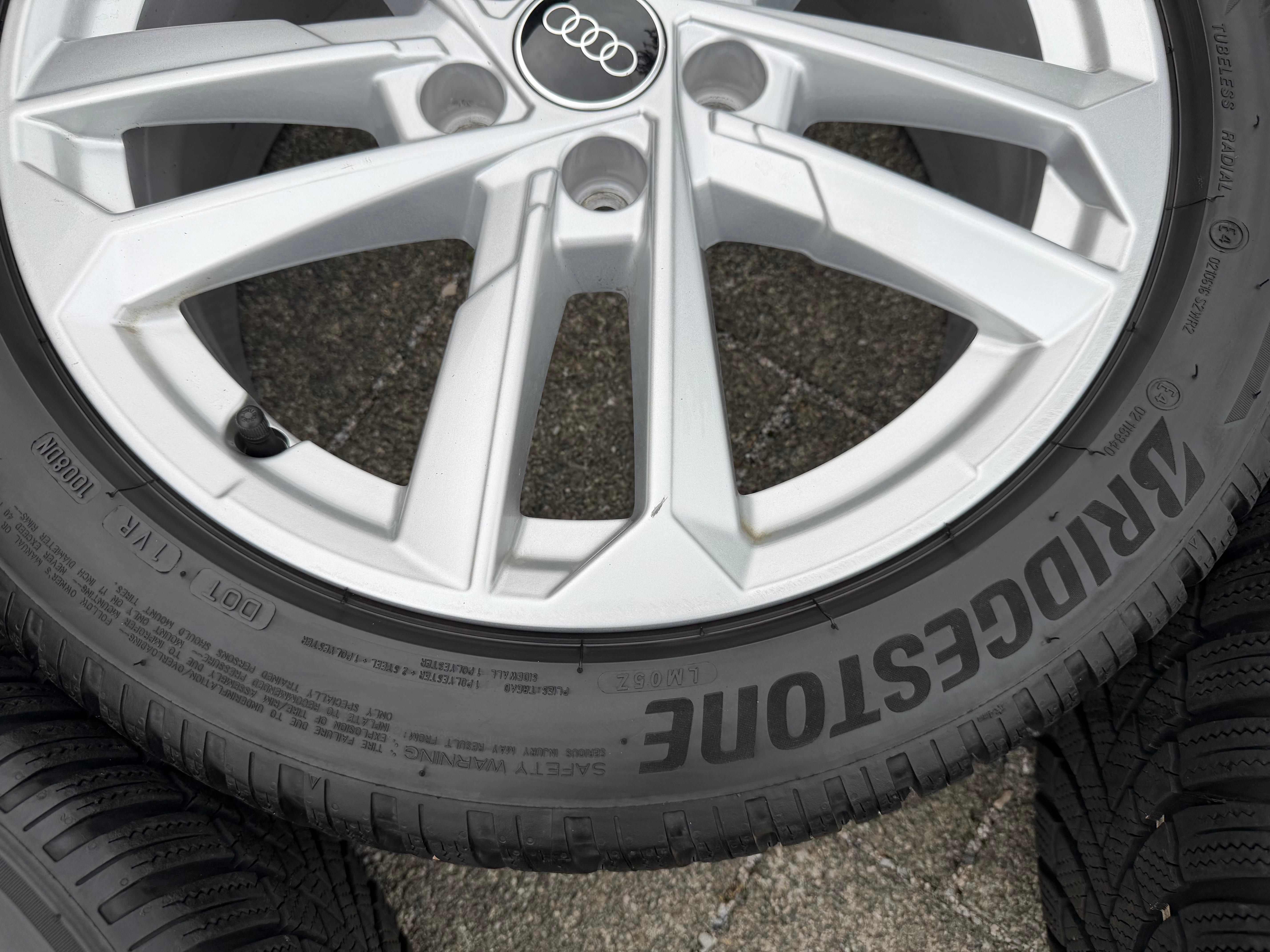 4 Original 17" Alu Winterräder Audi A3 S3 8Y 8Y0601025L 205/50R17 93H Bridgestone 2022