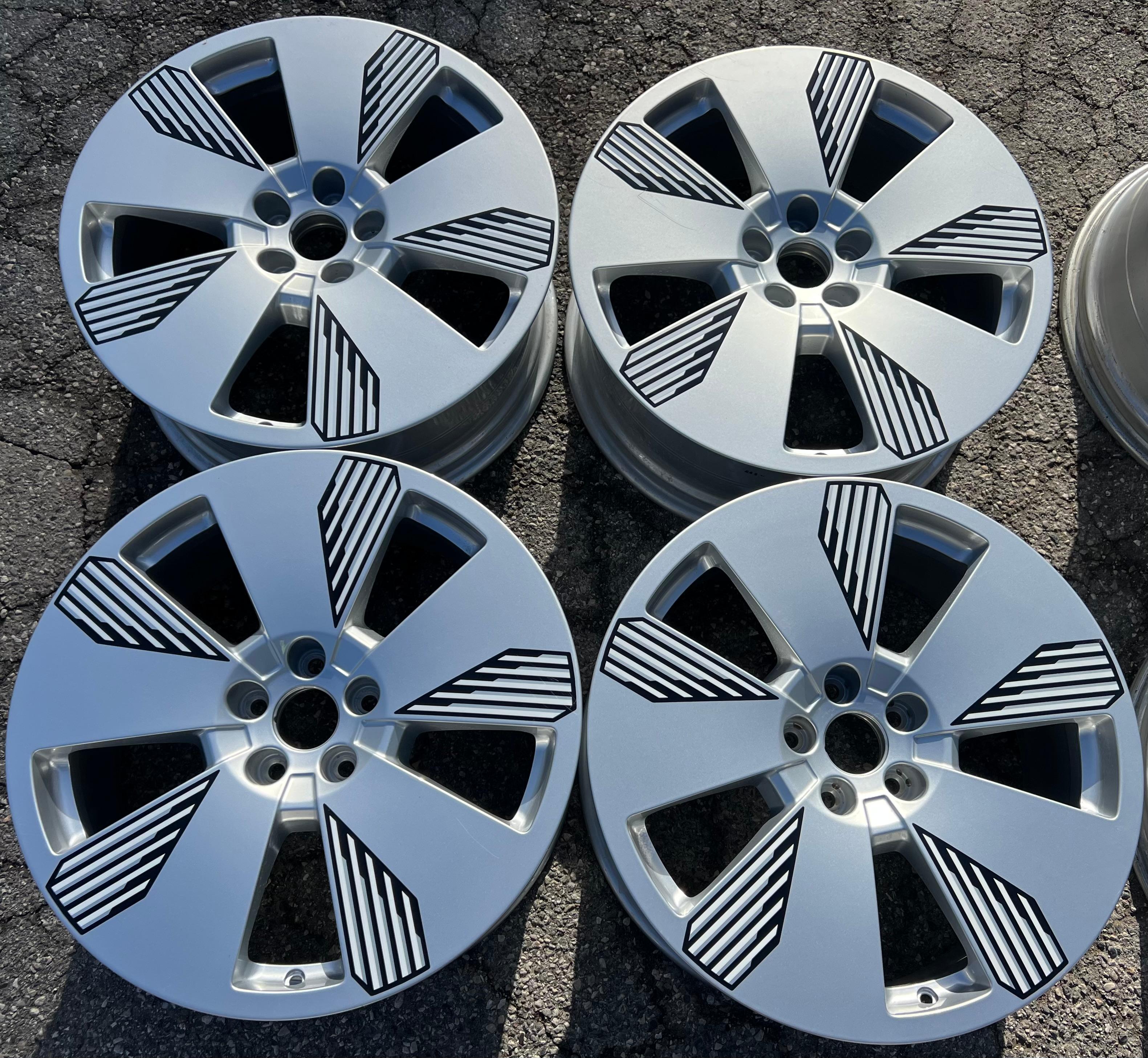 4 ORIGINELE 19" ALUMINIUM WIELEN AUDI E-TRON 4KE 4KE601025L 8x19 ET34 5X112