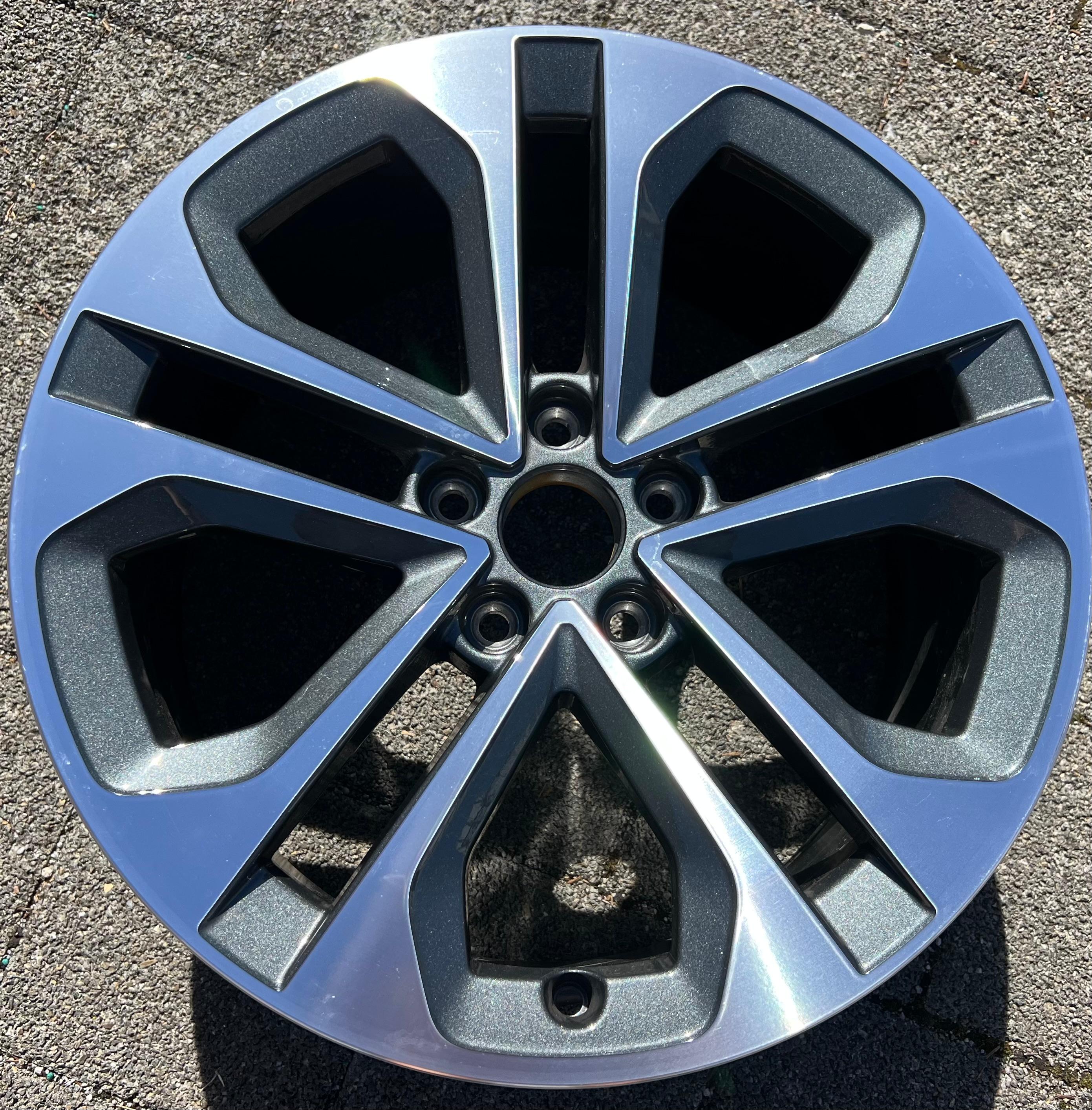 1 X ORIGINAL 18" ALUFELGE AUDI A3 S3 8Y 8Y0601025CE 8x18 ET46 FREIHAUS