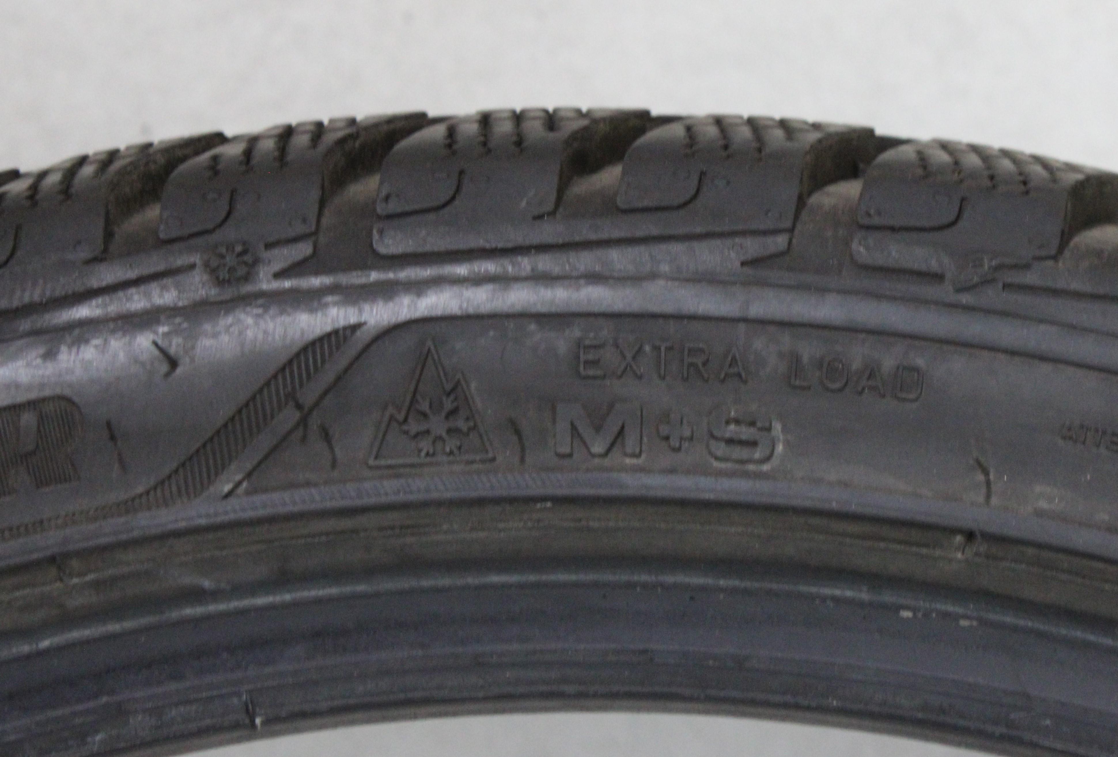 4 x 255/35R21 98V Winterreifen Goodyear Ultra Grip Performance + 2x7-7,5mm/2x8mm 2023 XL