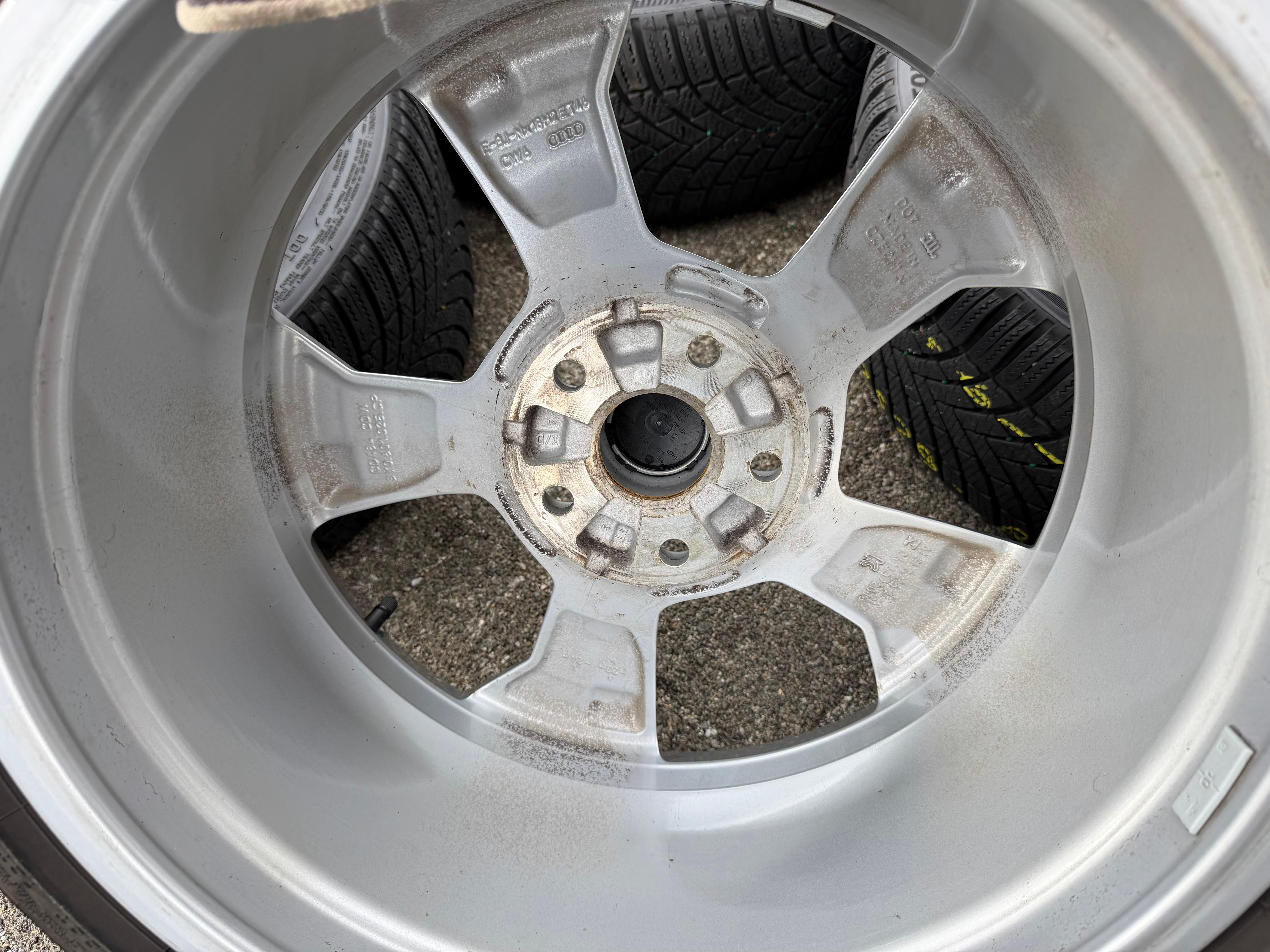 4 cerchi in lega originali da 18" per Audi A3 S3 8Y 8Y0601025J 8x18 ET46