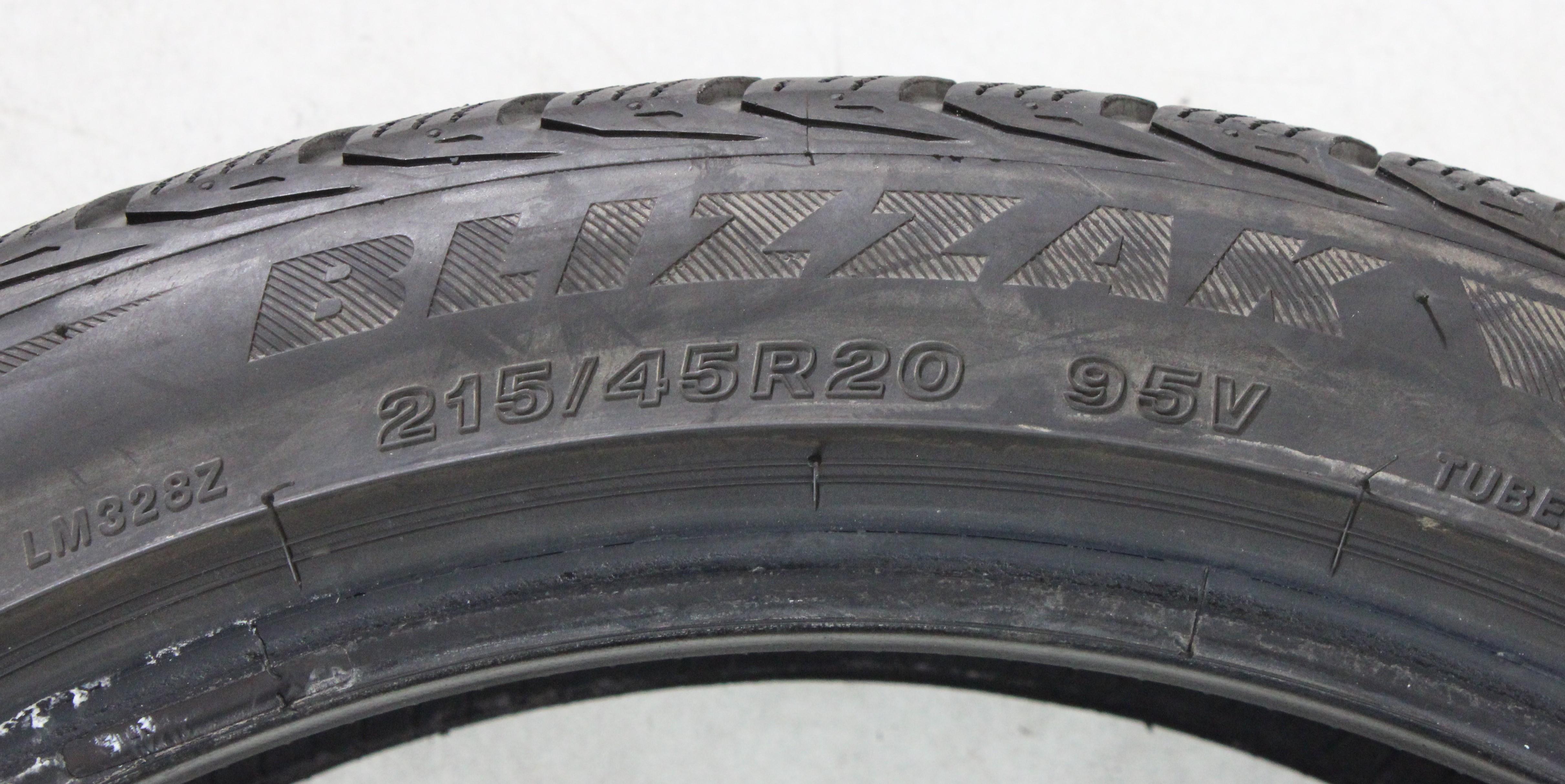 4 x 215/45R20 95V Winterreifen Bridgestone Blizzak LM-32* 2x4,5-5mm/2x5-5,5mm 2018