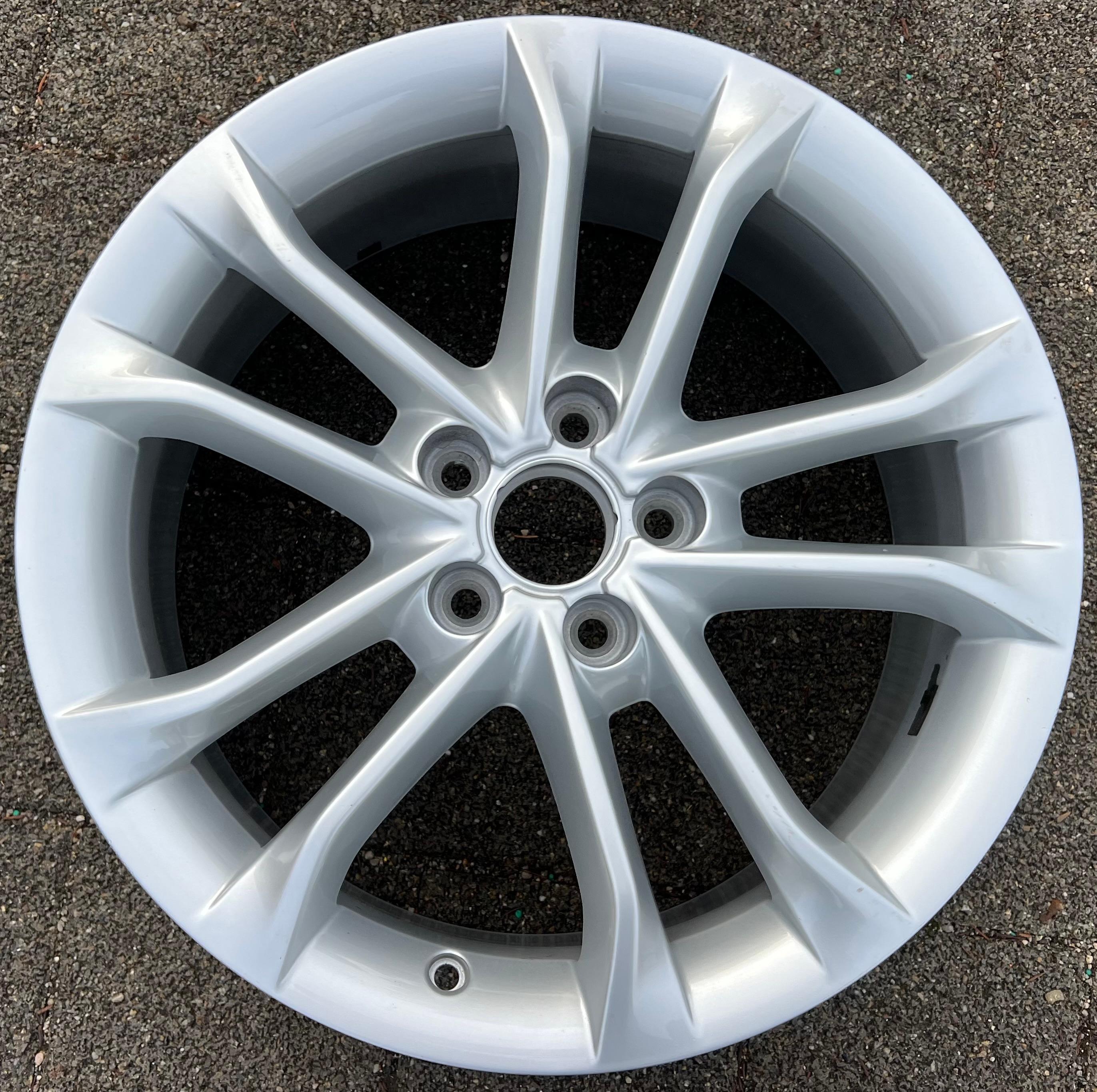 1 jante en aluminium d'origine de 18" pour Audi Q3 8U, référence 8U0601025R, 7x18, ET43
