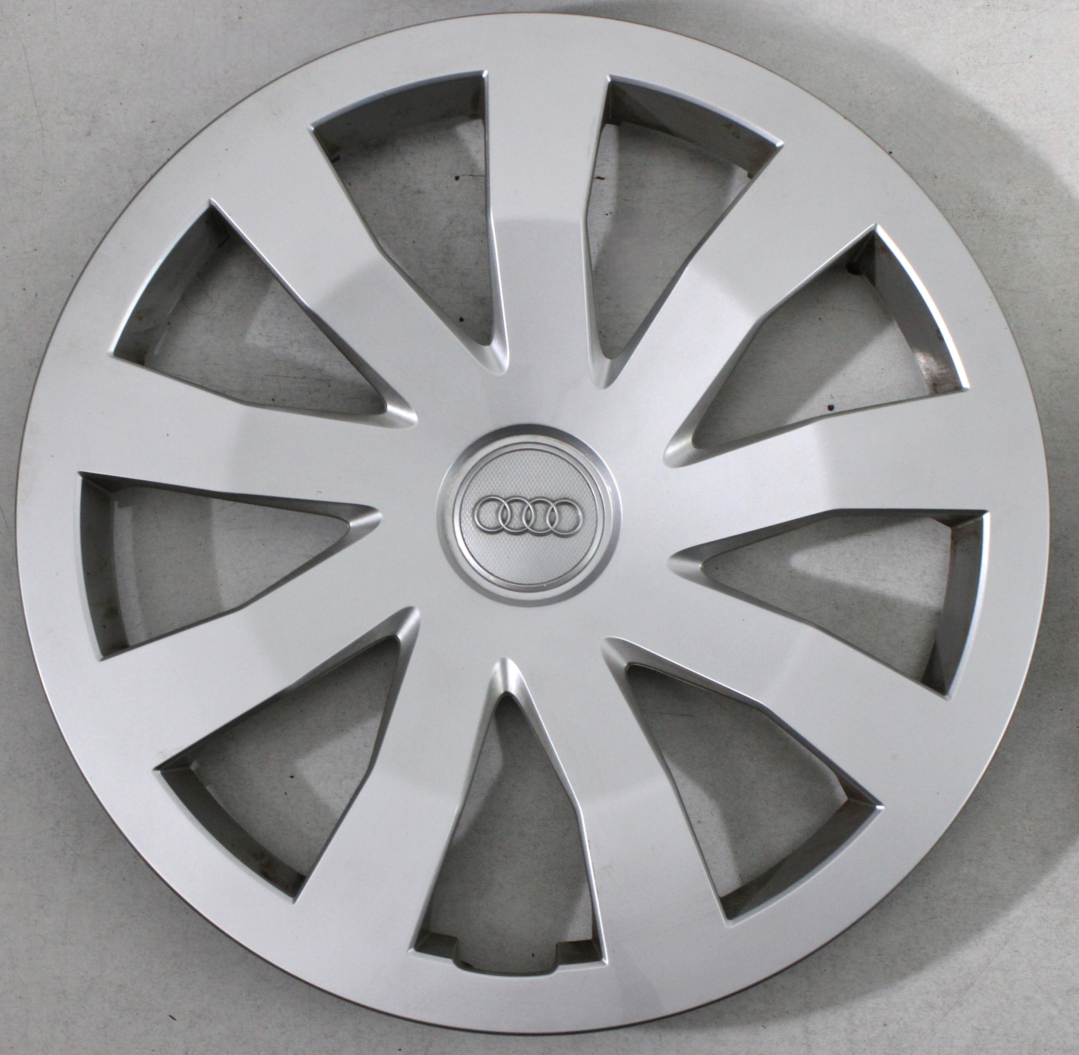 4 TAPACUBOS ORIGINALES DE 15" AUDI A1 GB 82A601147 15 PULGADAS