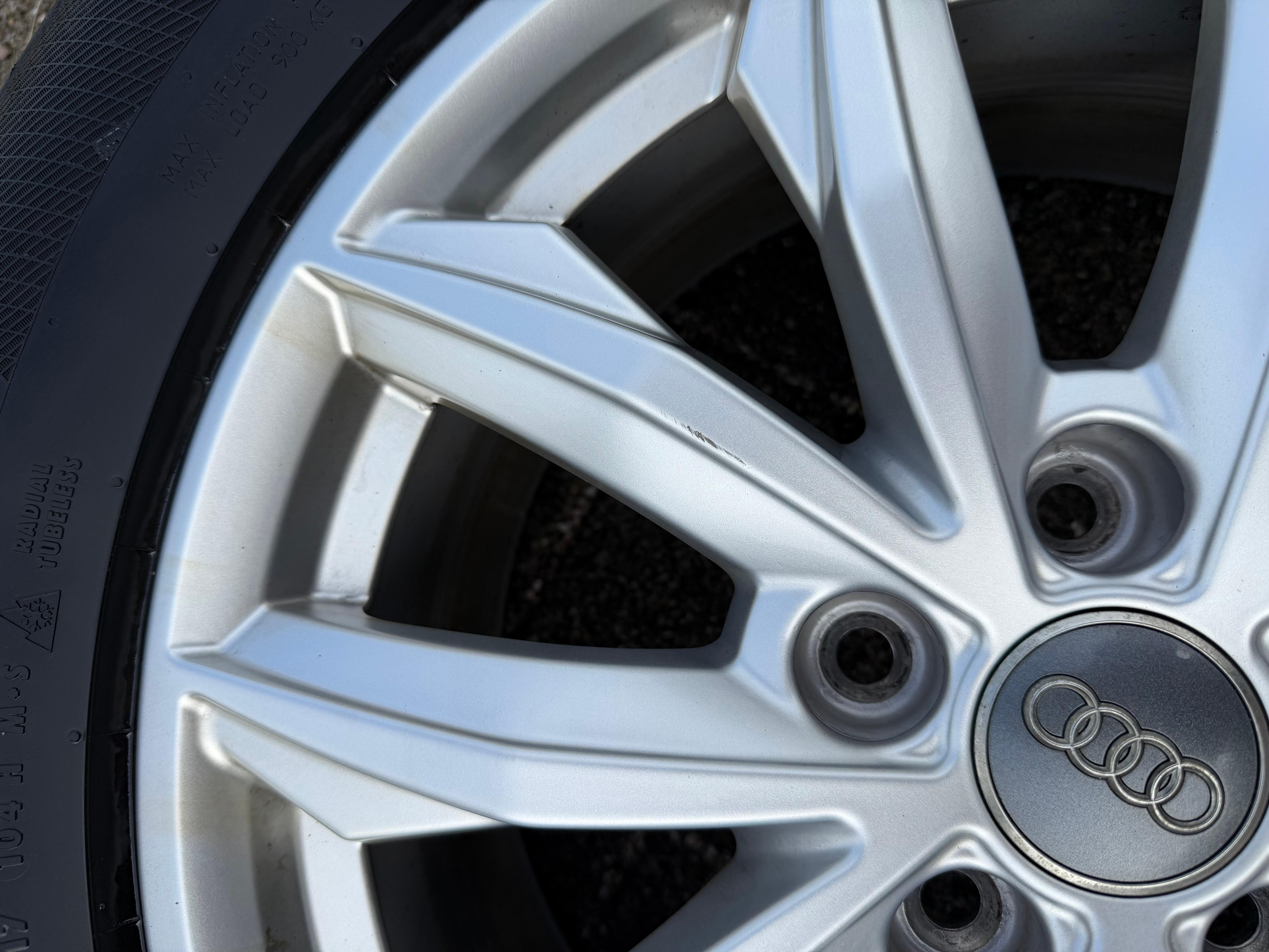 4 Original 17" Alu Winterräder Audi Q5 FY 80A601025J 7x17 ET34 235/65R17 104H 2021