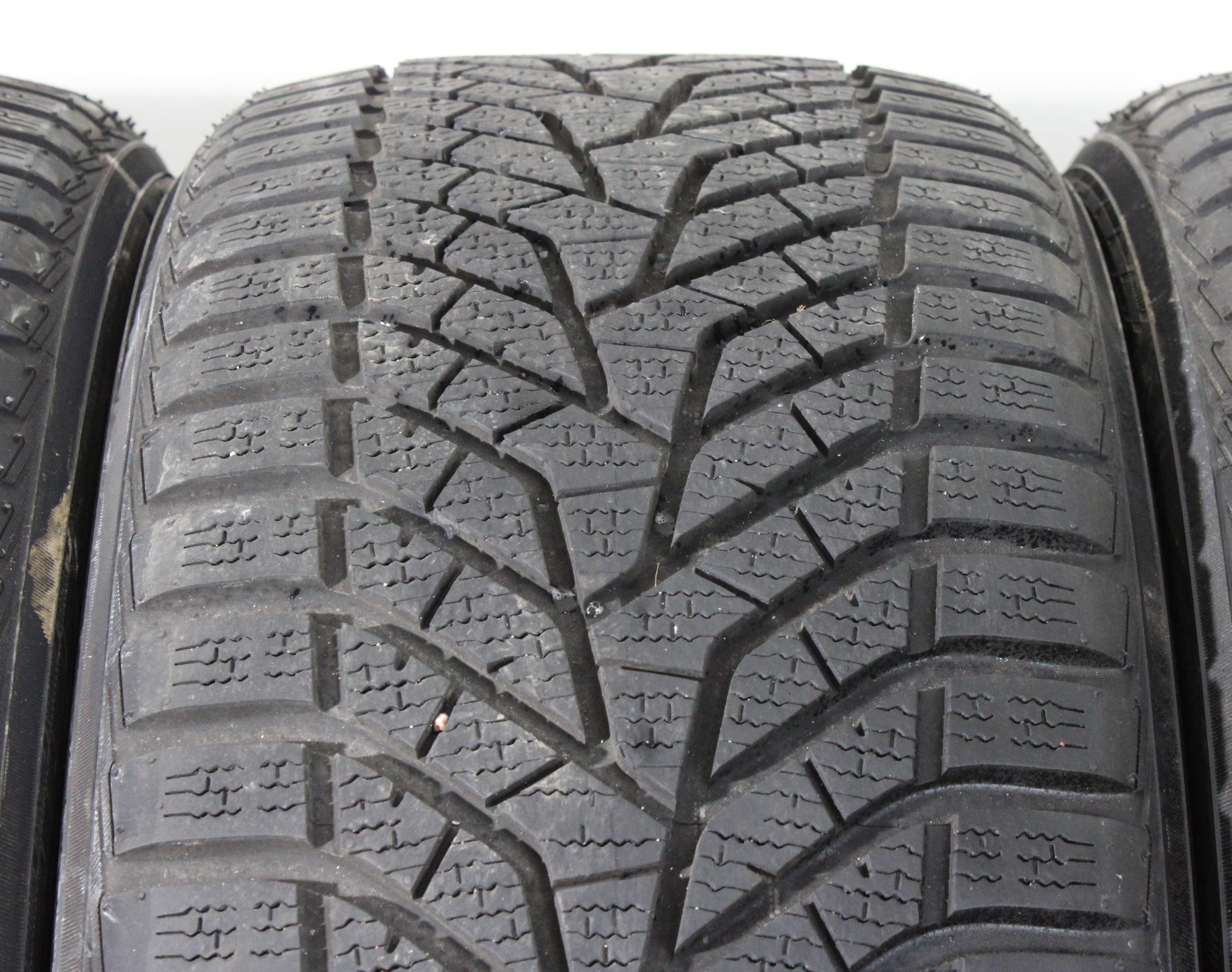 4 x 245/40R21 100V pneumatici invernali Yokohama BluEarth Winter V905 Battistrada completo 2024 XL