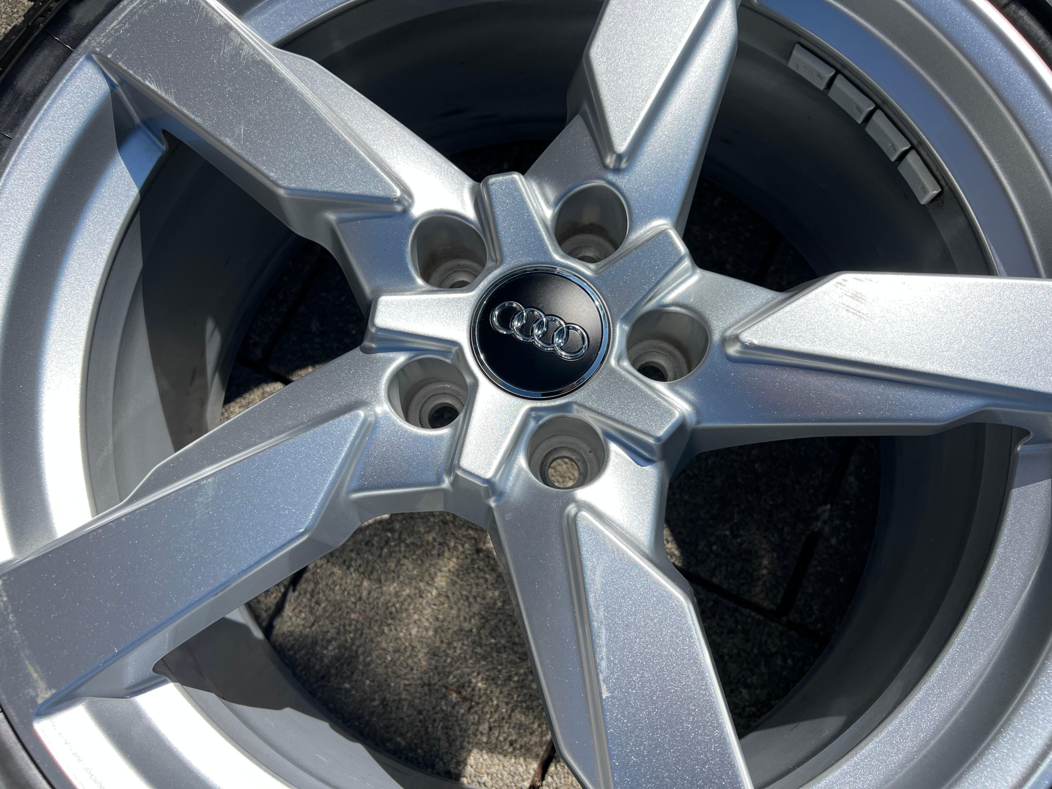 4 ROUES D'HIVER ORIGINALES 19" EN ALU AUDI TT TTS 8S 8S0601025AA 245/35R19 93W FRANCO DOMICILE