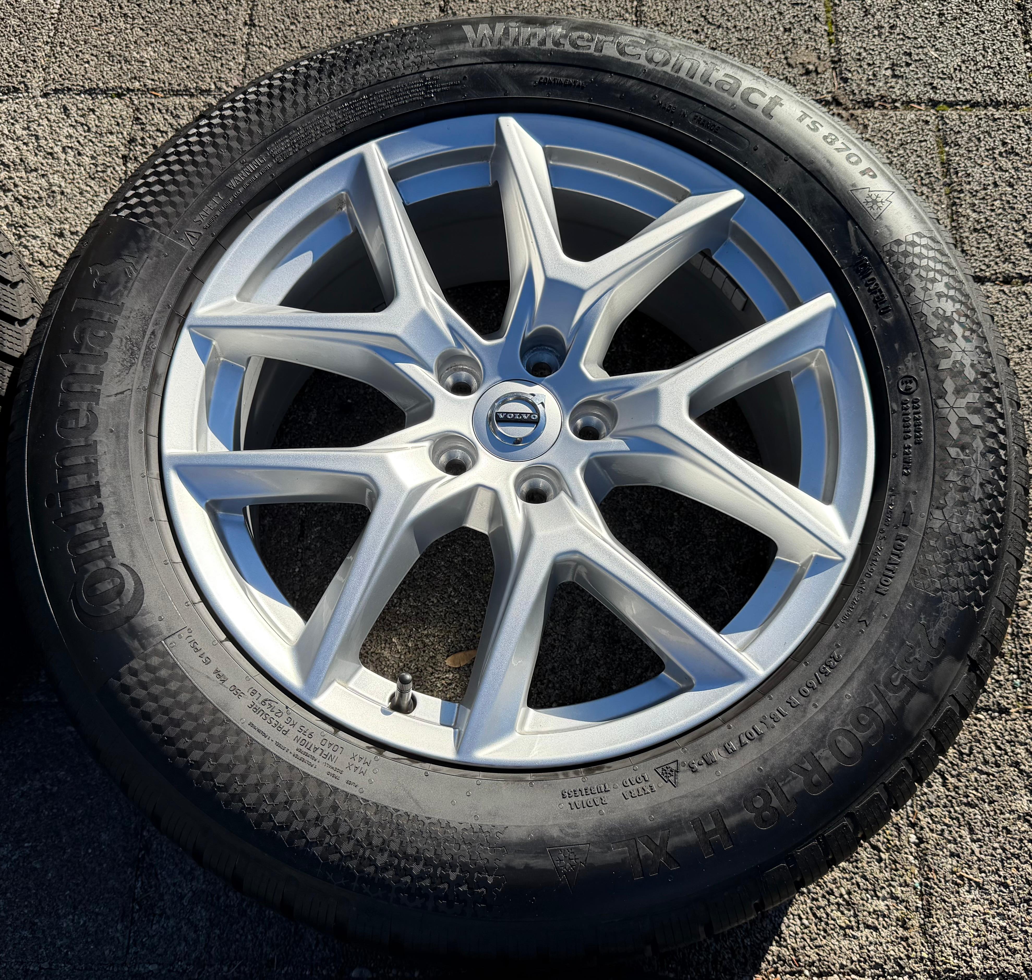 4 ruedas de invierno de aleación originales de 18" Volvo XC60 II 31423851 235/60R18 107H Continental 2025