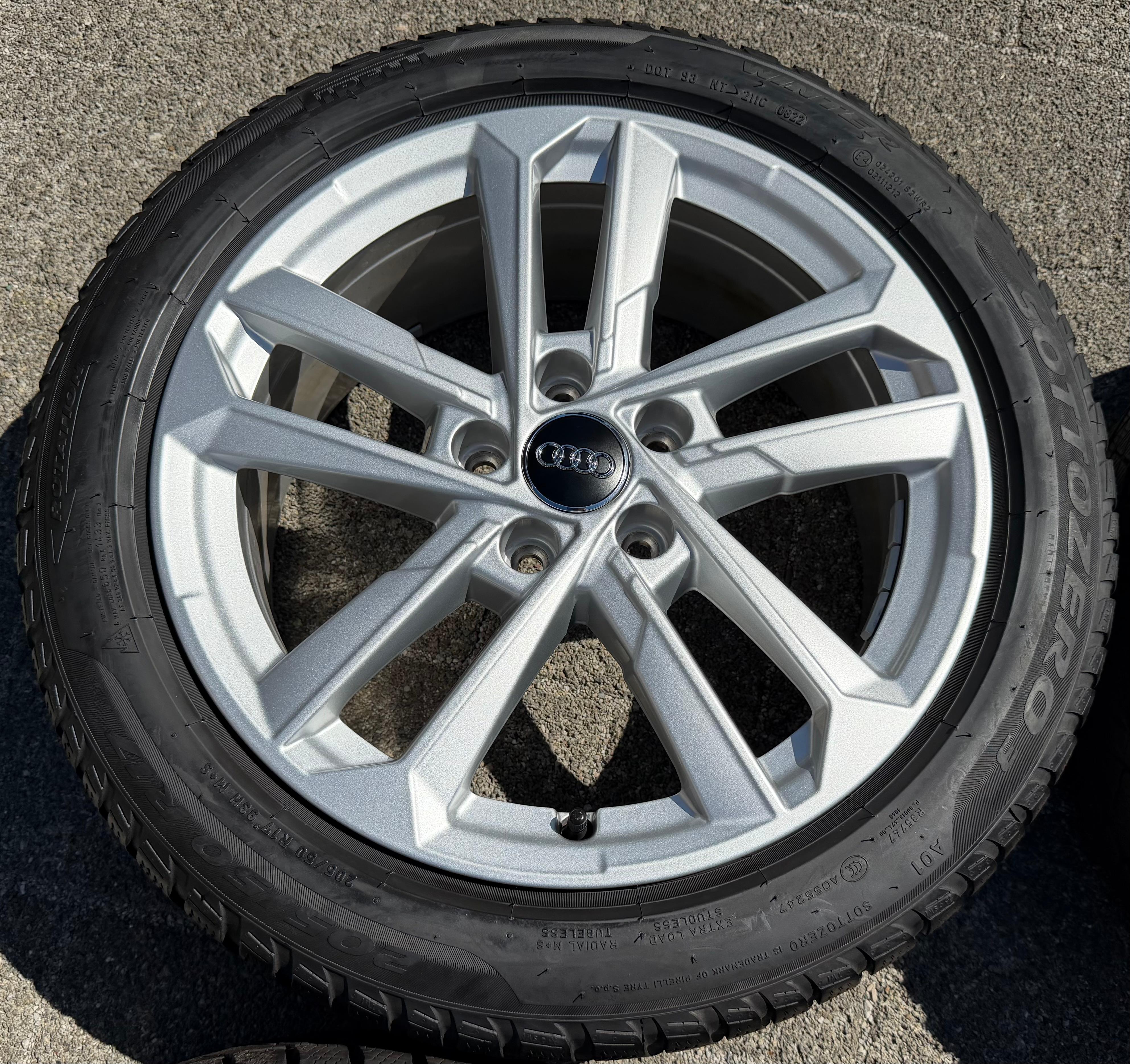 4 Original 17" Alu Winterräder Audi A3 S3 8V 8Y0601025L 205/50R17 93H Pirelli