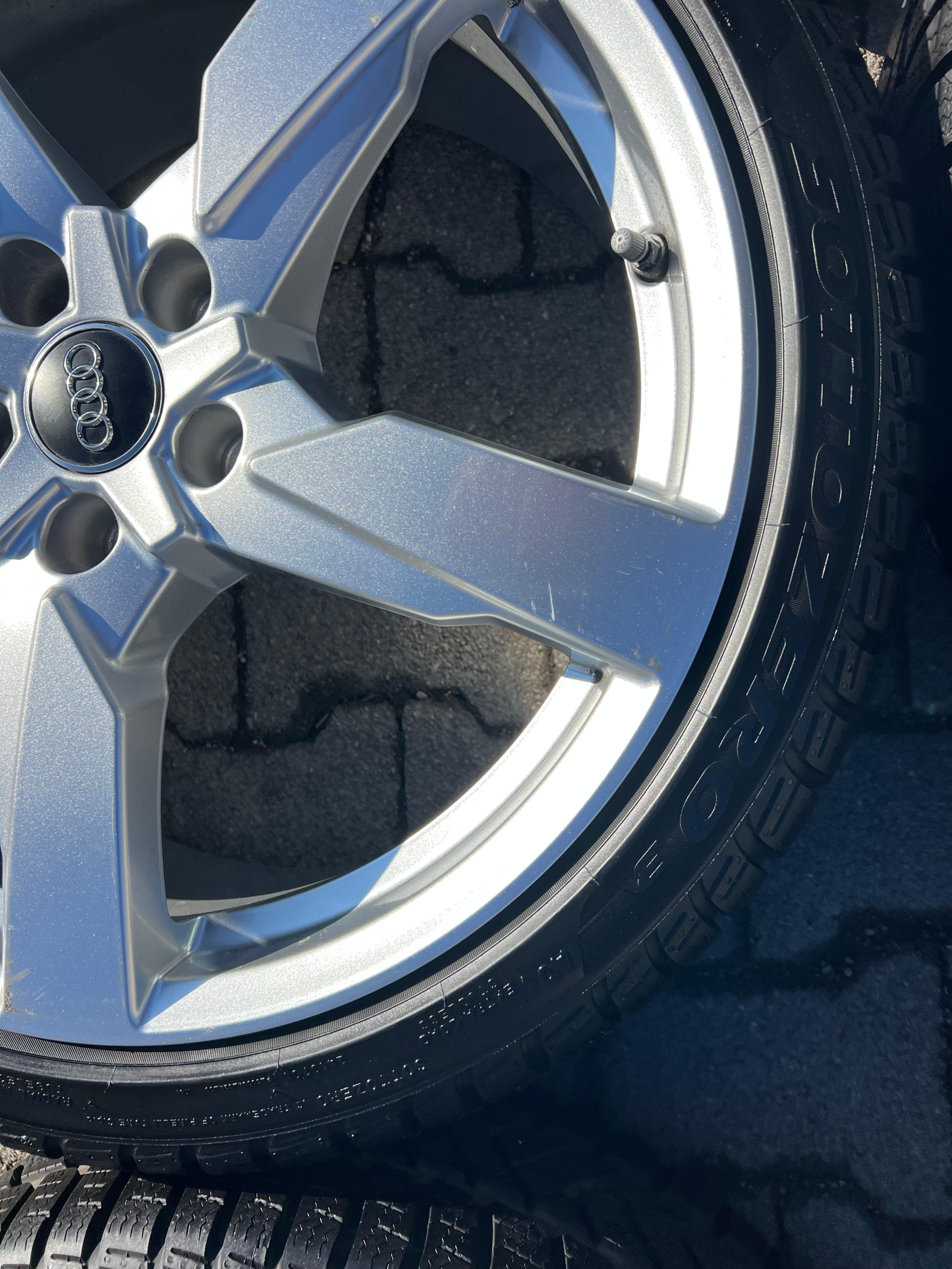 4 ORIGINAL 19" ALU WINTERRÄDER AUDI TT TTS 8S 8S0601025AG 225/40R19 93V PIRELLI