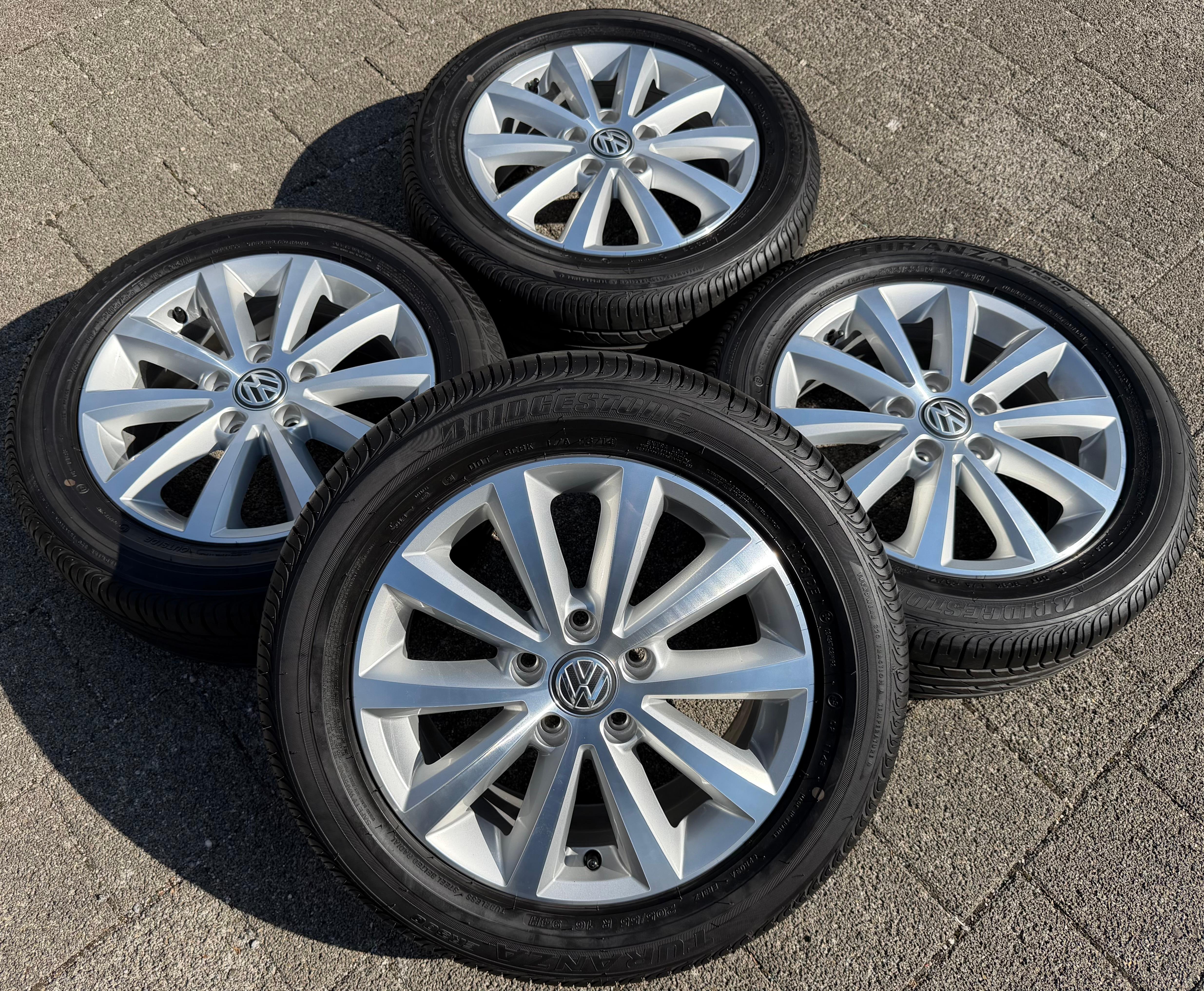 4 ruote estive originali in lega VW Golf 5 6 Touran Jetta Caddy 2K5601025G 205/55R16 94H