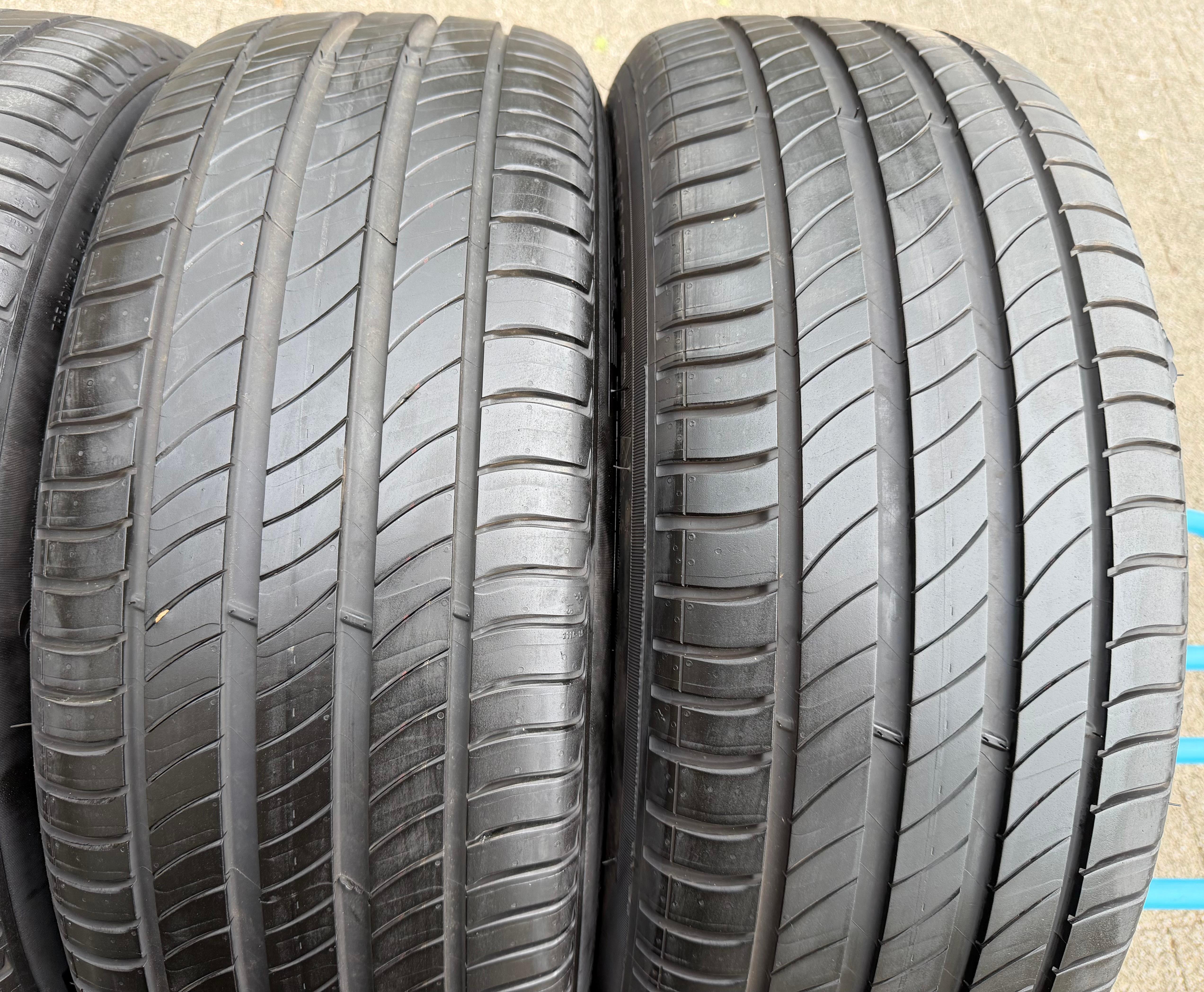 4 Original 18" Alu Sommerräder Audi Q3 F3 83A 83A601025H 235/55R18 100V Michelin